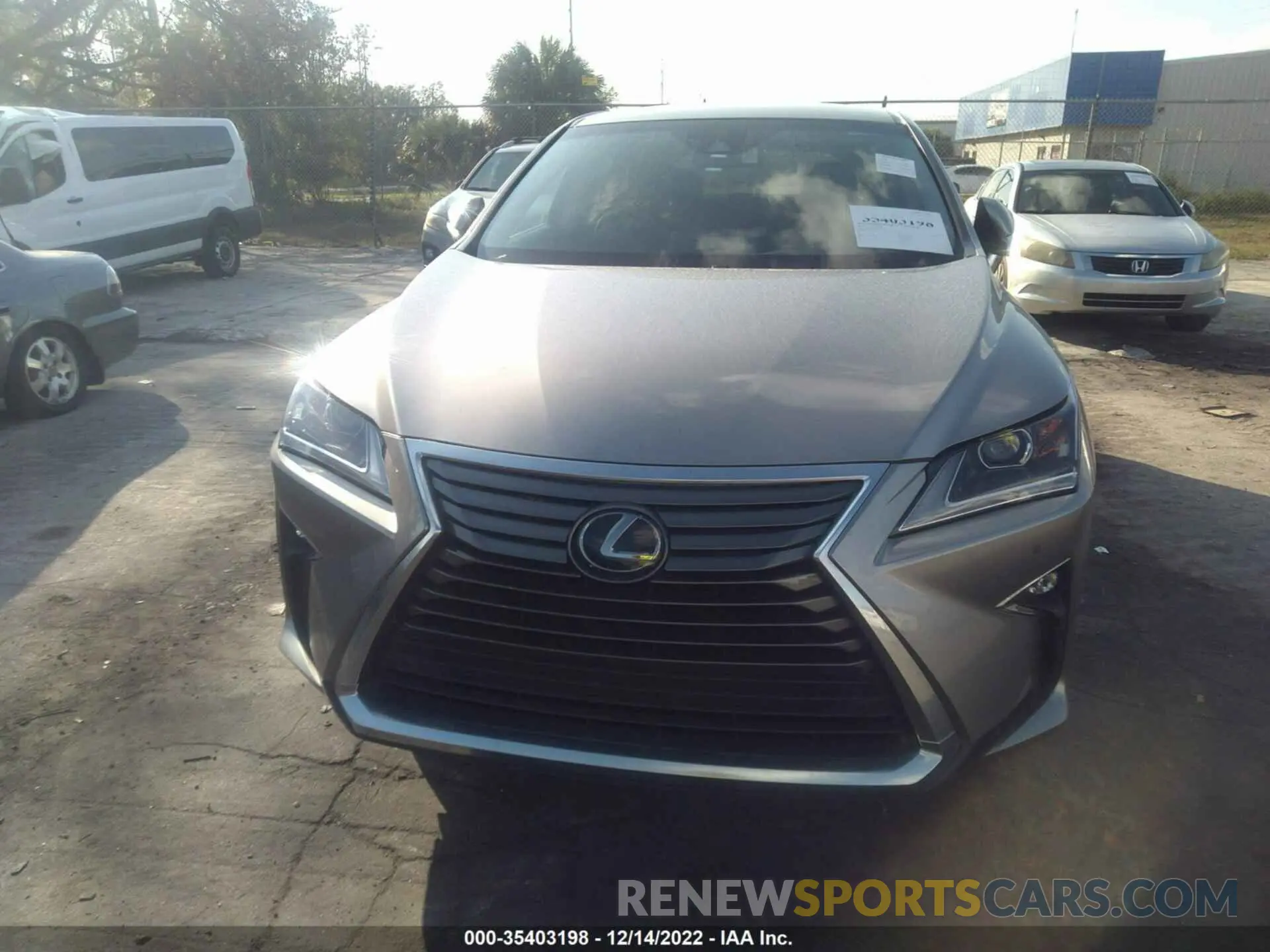 6 fotografías del automóvil dañado 2T2ZZMCA8KC145316 LEXUS RX 2019