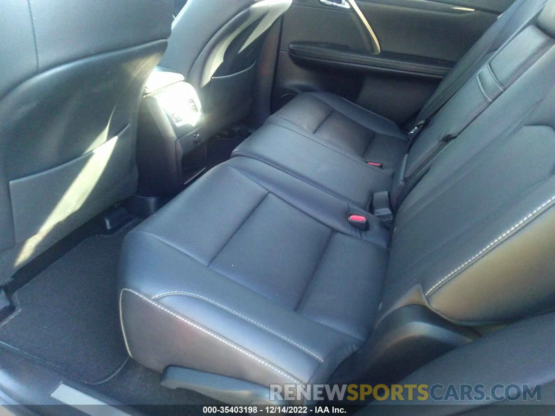 8 fotografías del automóvil dañado 2T2ZZMCA8KC145316 LEXUS RX 2019