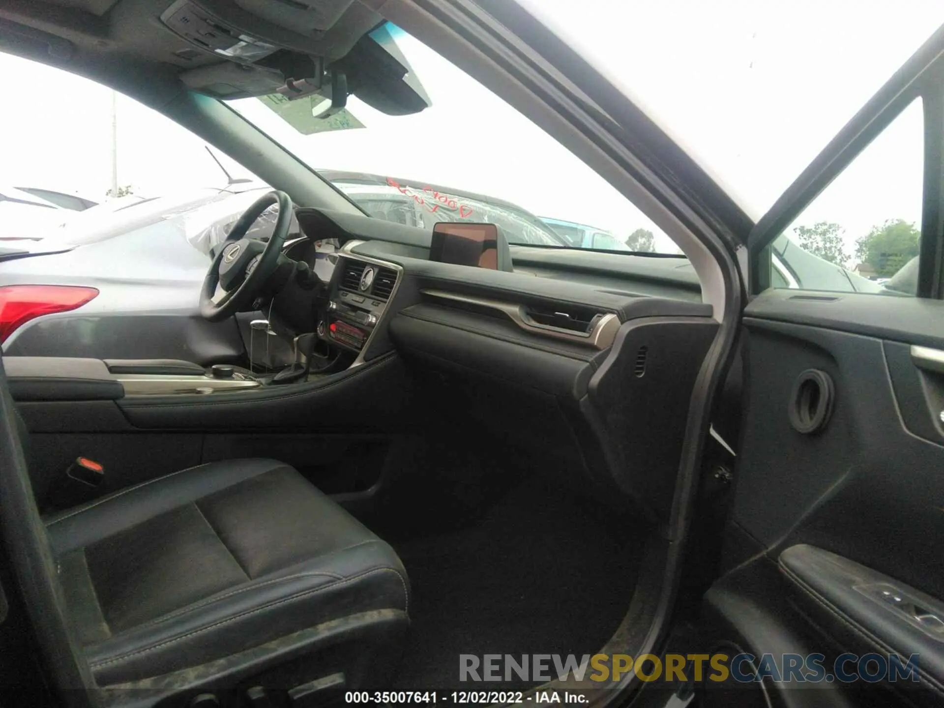 5 fotografías del automóvil dañado 2T2ZZMCA9KC138262 LEXUS RX 2019