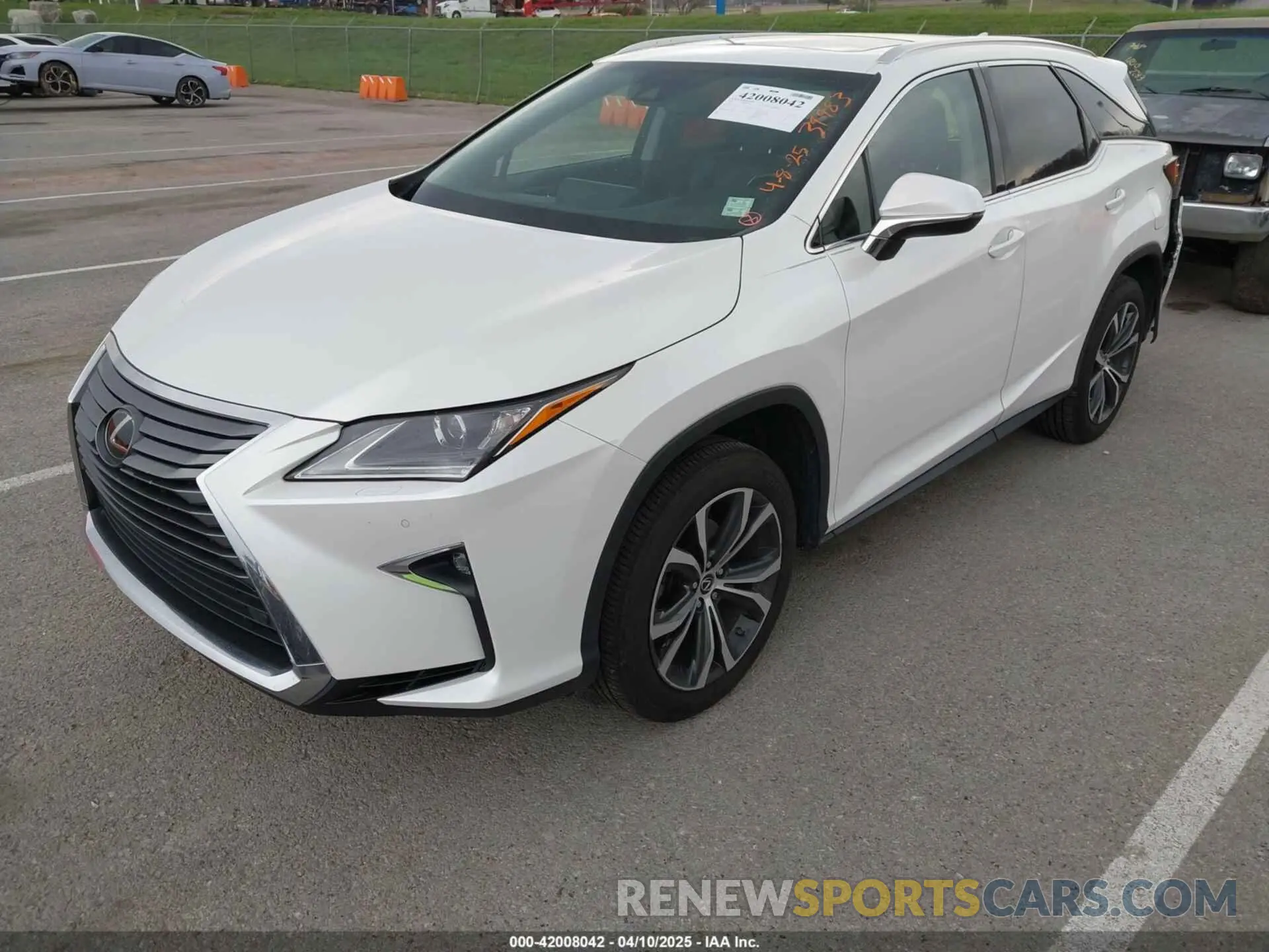 2 fotografías del automóvil dañado JTJDZKCA5K2018635 LEXUS RX 2019