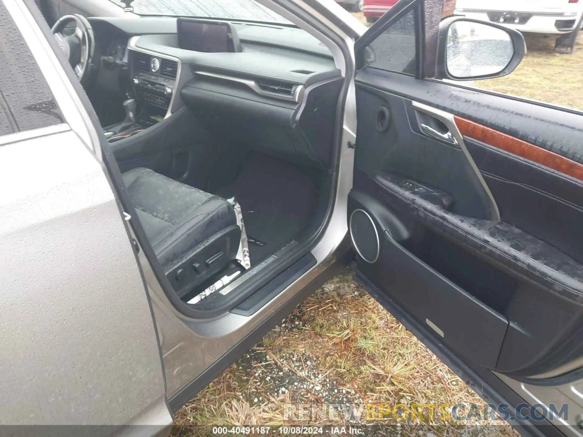5 fotografías del automóvil dañado JTJGZKCA6K2013442 LEXUS RX 2019