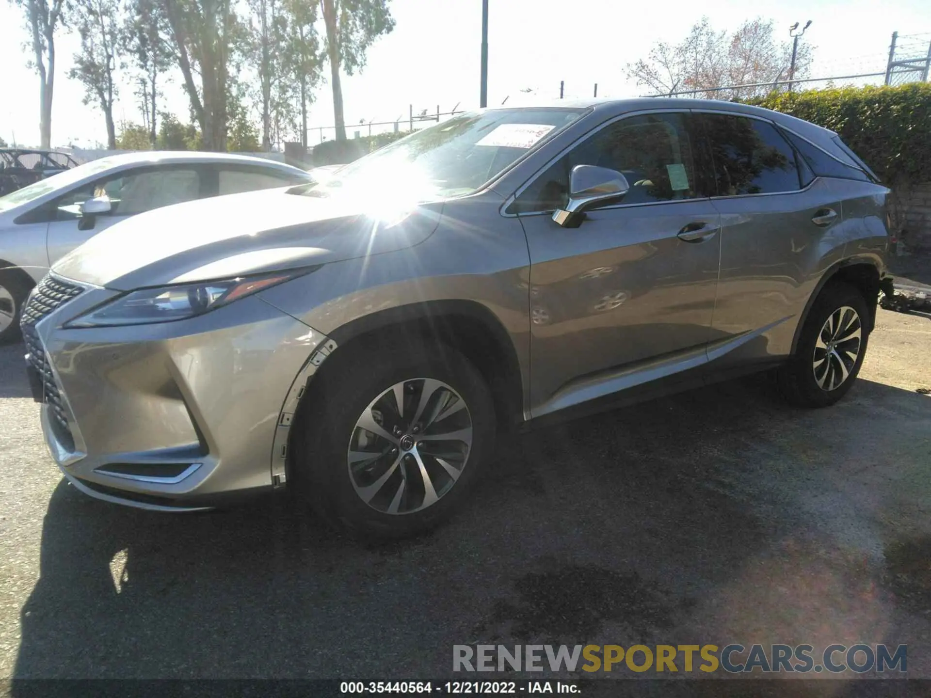 2 fotografías del automóvil dañado 2T2AZMAA4LC155097 LEXUS RX 2020