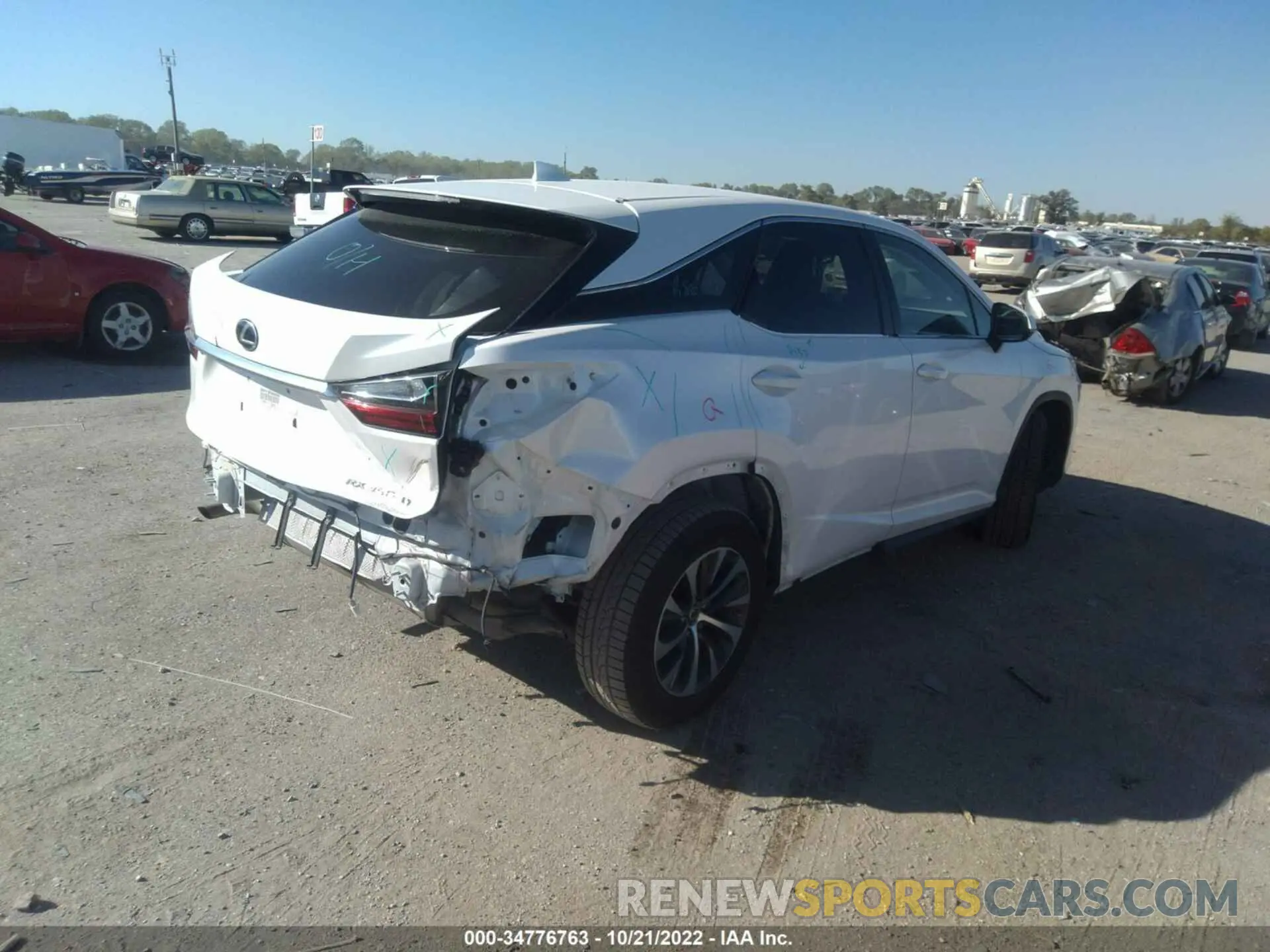 4 fotografías del automóvil dañado 2T2AZMAA5LC155335 LEXUS RX 2020
