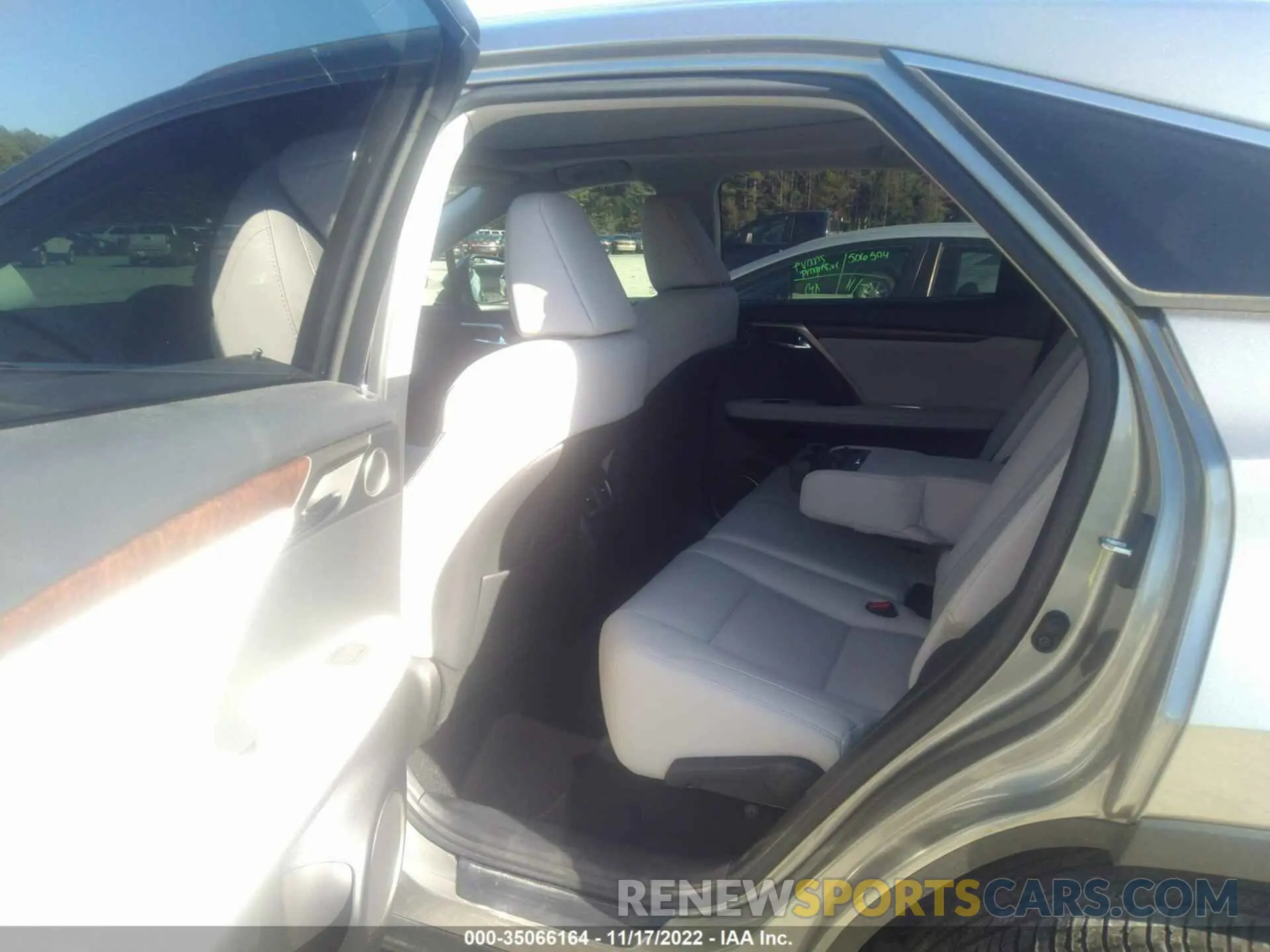 8 fotografías del automóvil dañado 2T2HGMDA8LC049753 LEXUS RX 2020