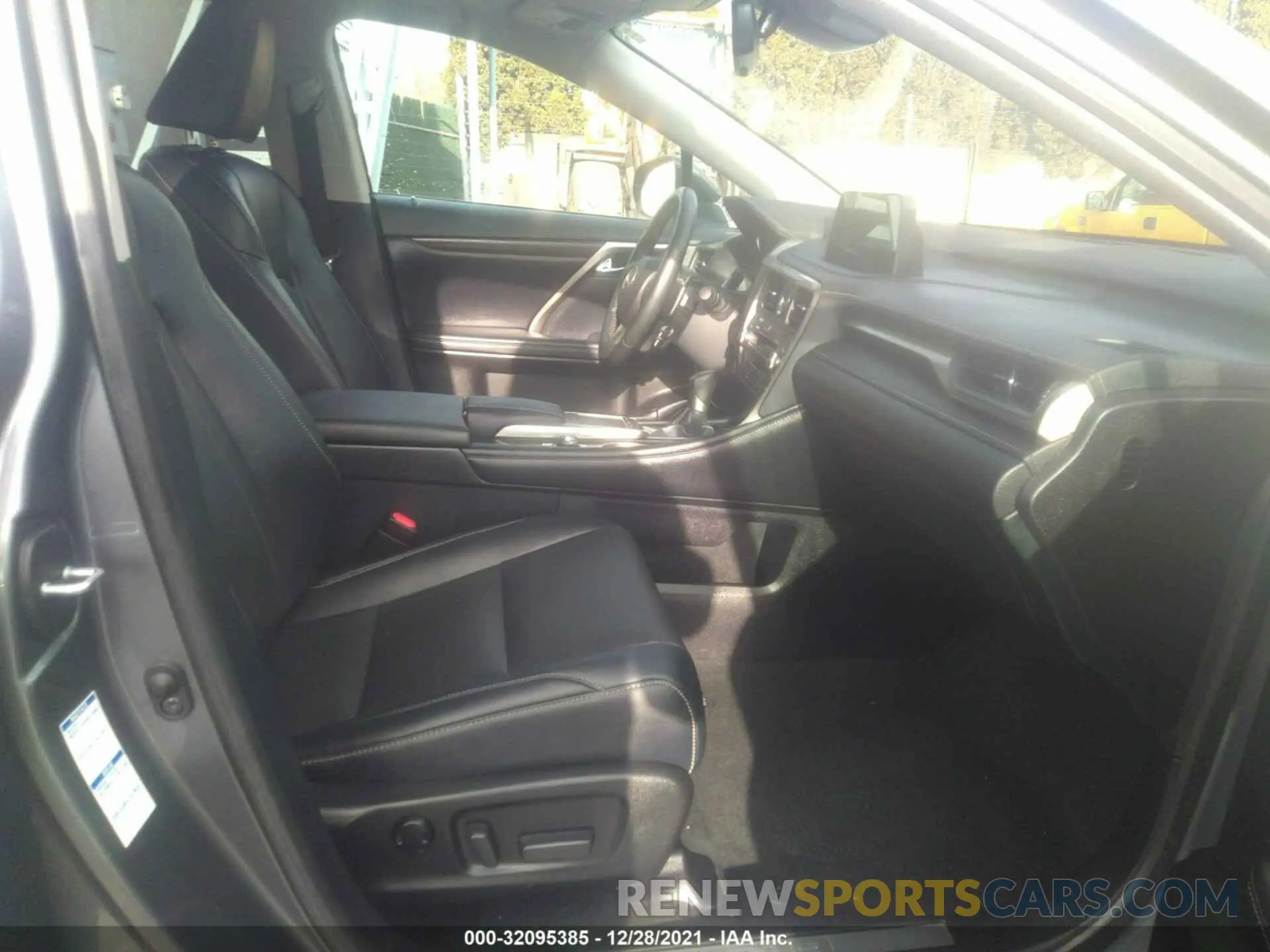 5 fotografías del automóvil dañado 2T2HZMDA0LC237306 LEXUS RX 2020