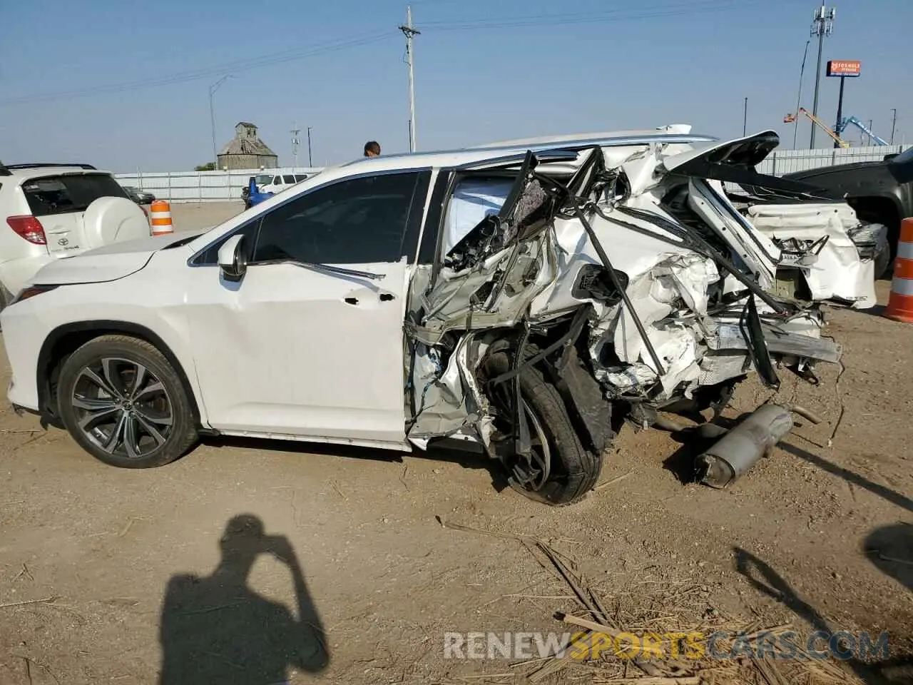 2 fotografías del automóvil dañado 2T2HZMDA2LC240398 LEXUS RX 2020