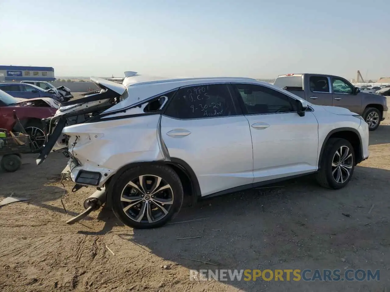 3 fotografías del automóvil dañado 2T2HZMDA2LC240398 LEXUS RX 2020