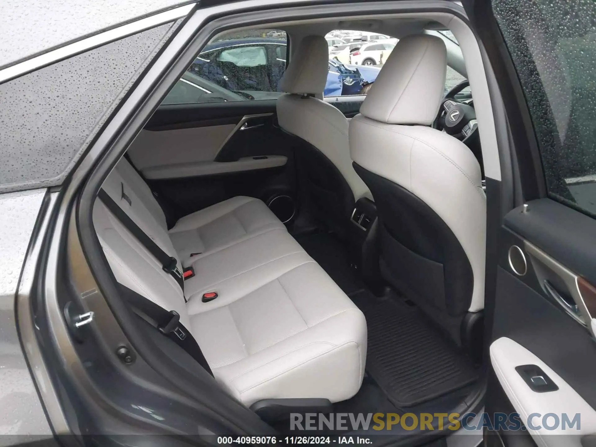 8 fotografías del automóvil dañado 2T2HZMDA4LC236286 LEXUS RX 2020