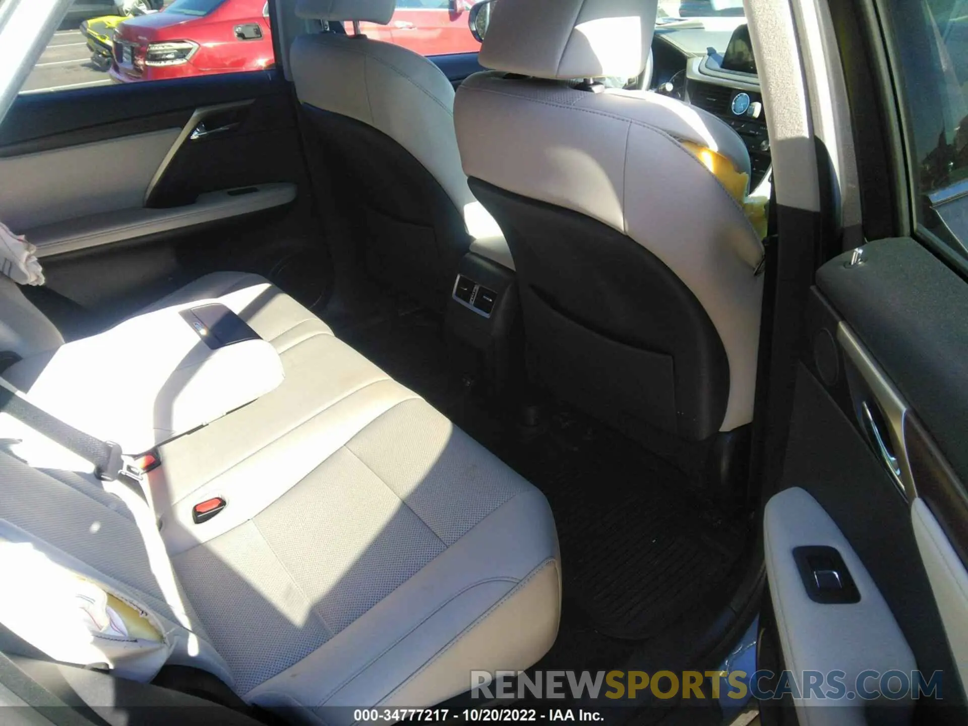 8 fotografías del automóvil dañado 2T2HZMDAXLC236597 LEXUS RX 2020