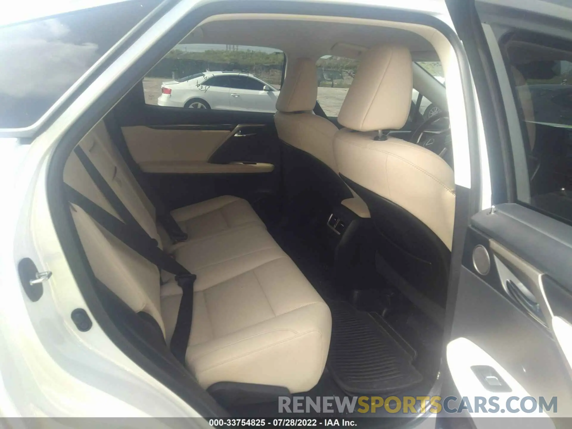 8 fotografías del automóvil dañado 2T2AZMAA2MC218568 LEXUS RX 2021