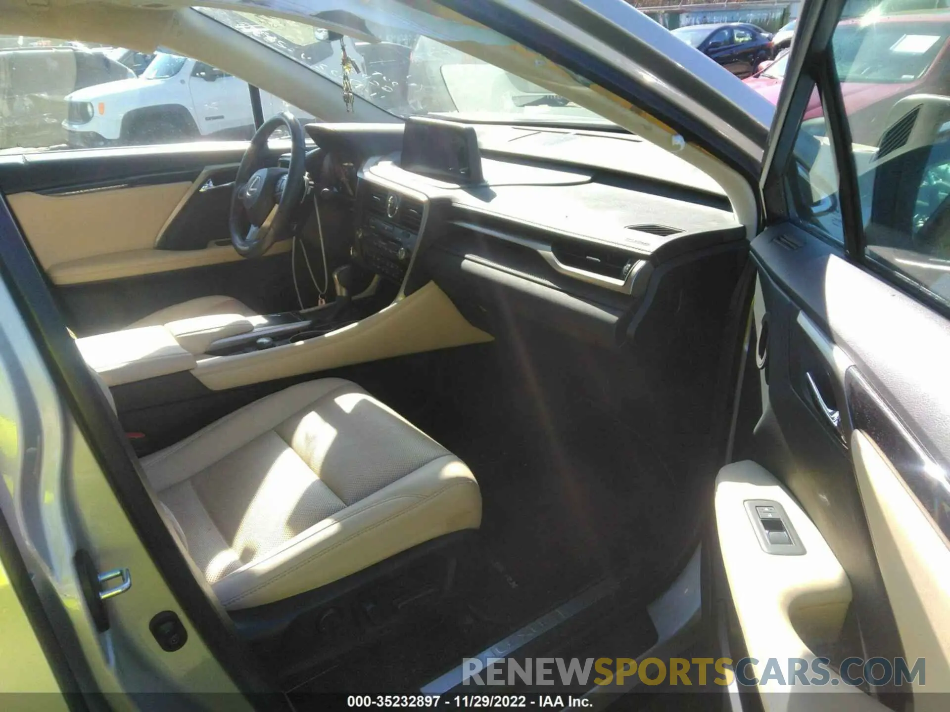 5 fotografías del automóvil dañado 2T2AZMAAXMC192883 LEXUS RX 2021