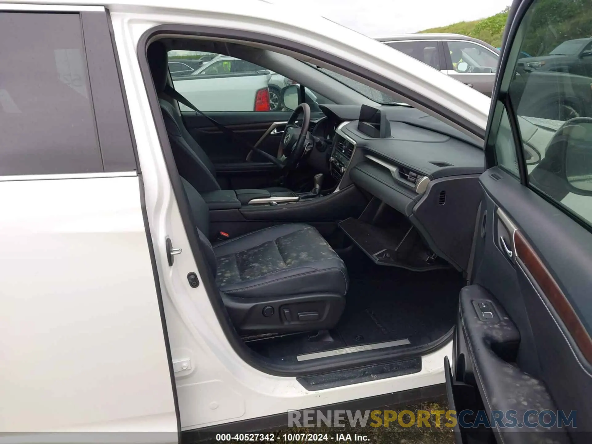 5 fotografías del automóvil dañado 2T2HZMAA2MC183075 LEXUS RX 2021