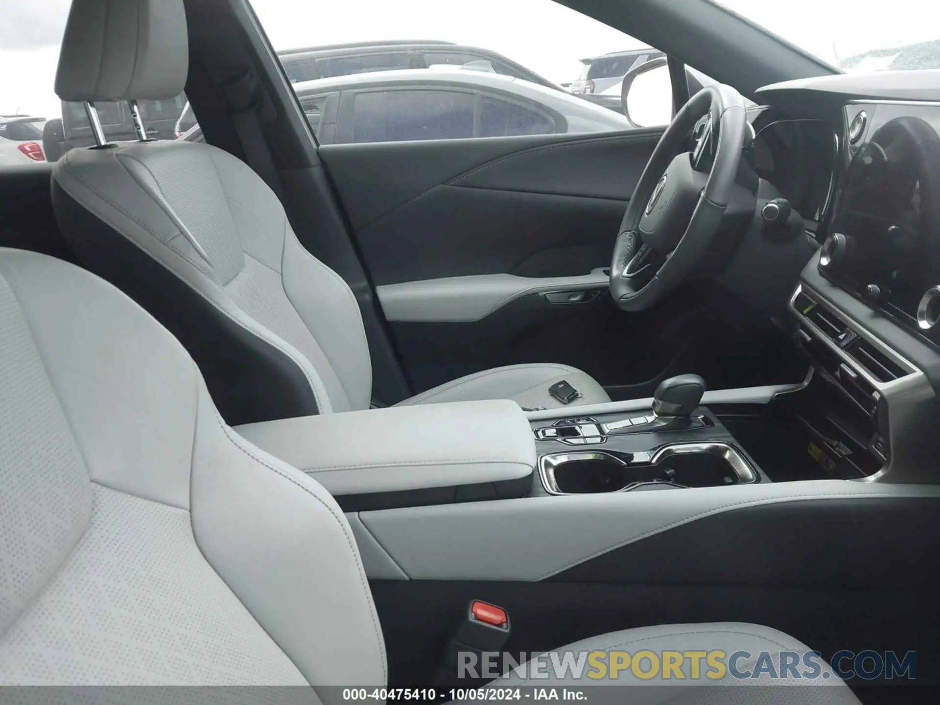 8 fotografías del automóvil dañado 2T2BAMCA5PC007040 LEXUS RX 2023