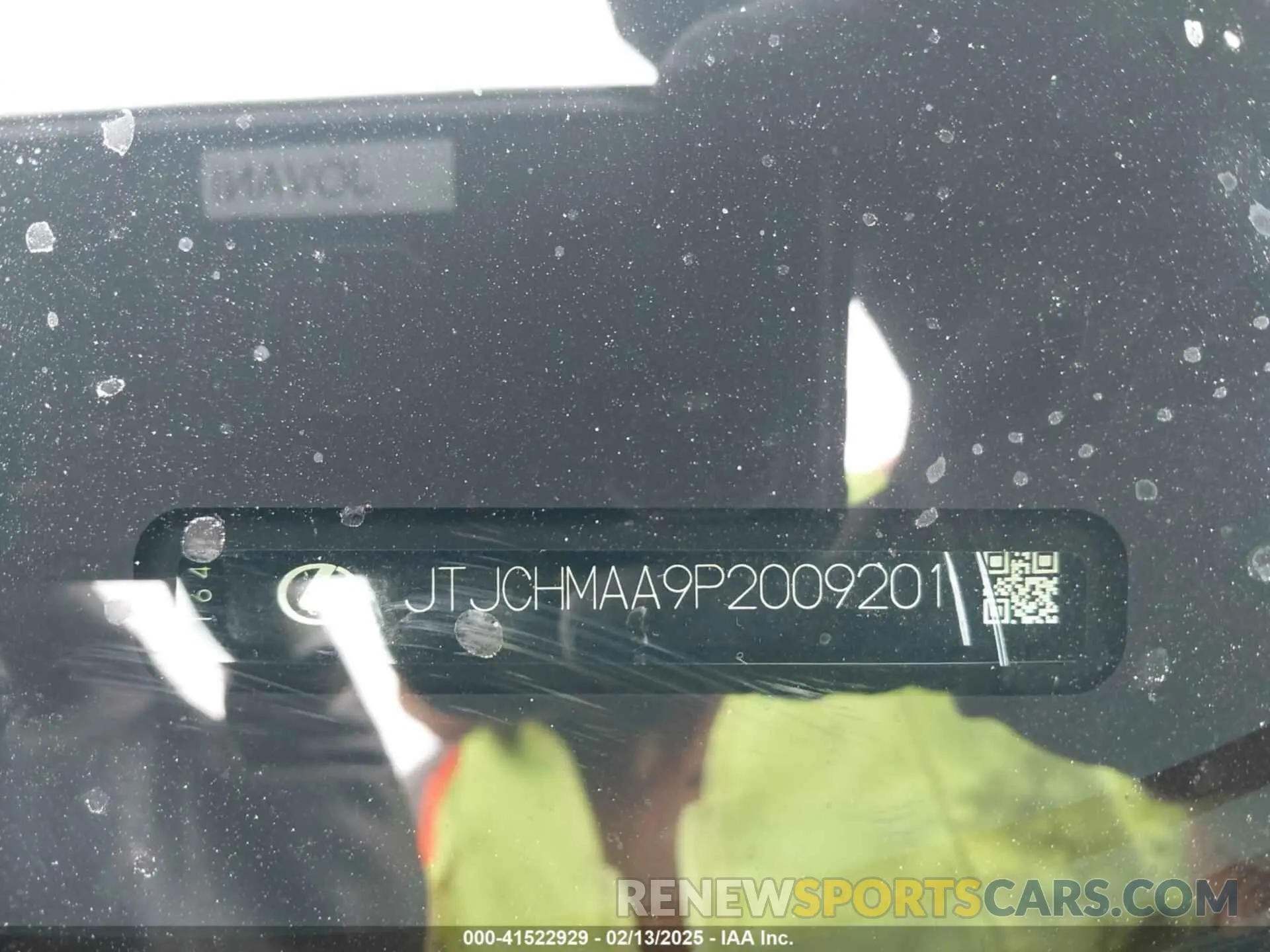 9 fotografías del automóvil dañado JTJCHMAA9P2009201 LEXUS RX 2023