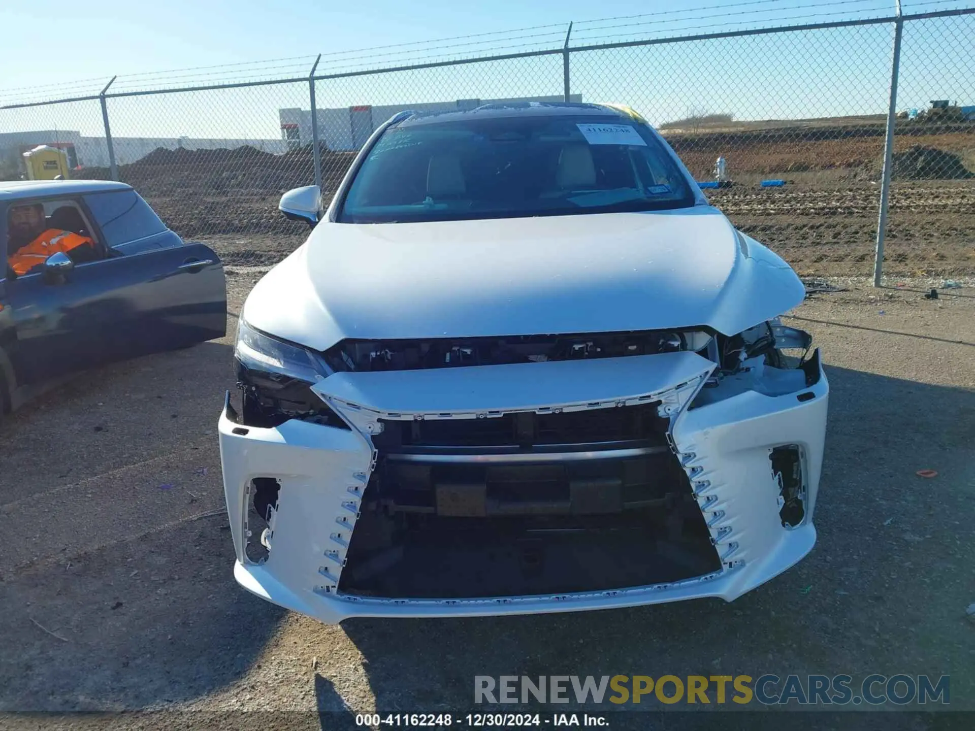12 fotografías del automóvil dañado 2T2BBMCA6RC051936 LEXUS RX 2024