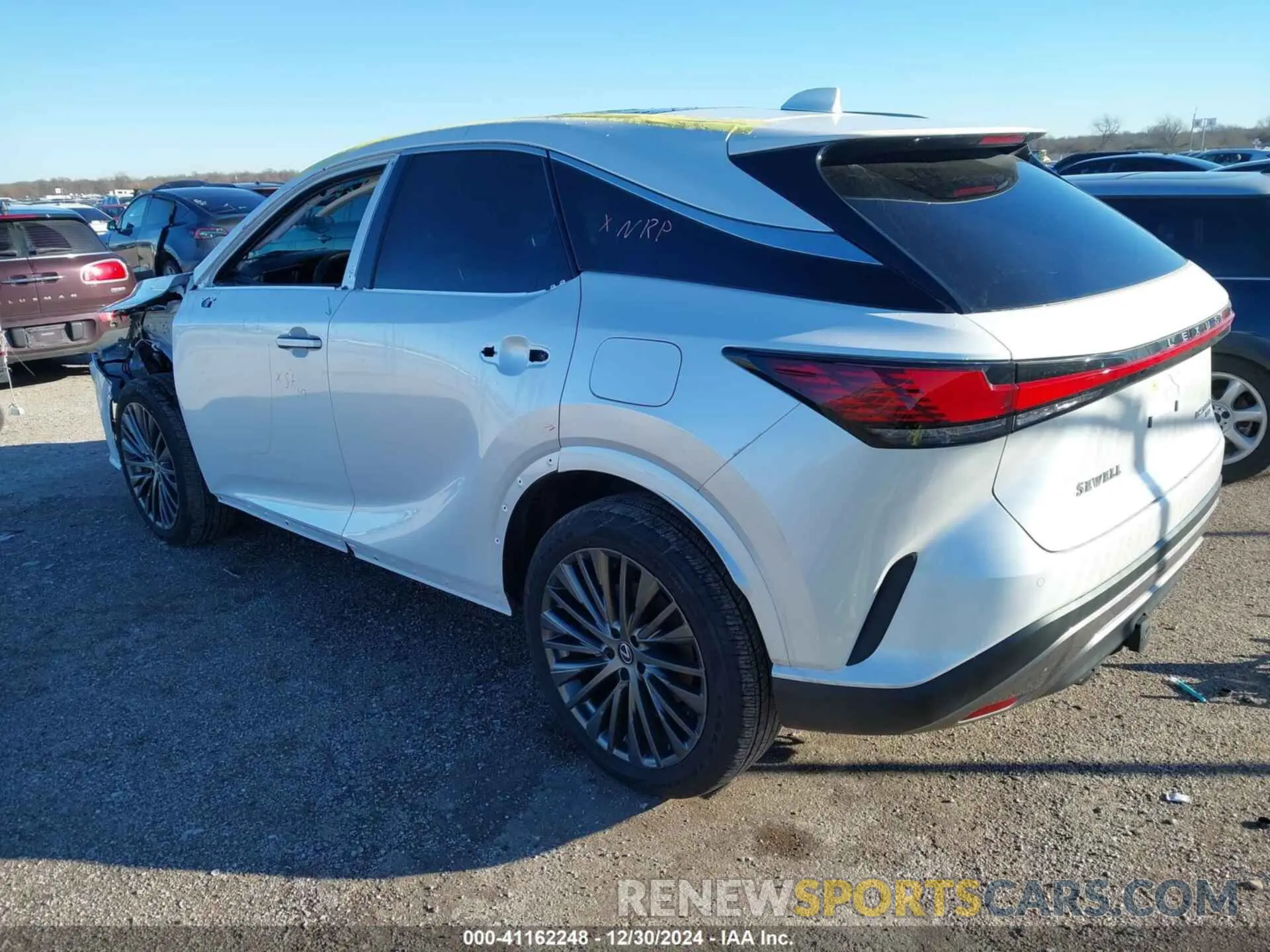 3 fotografías del automóvil dañado 2T2BBMCA6RC051936 LEXUS RX 2024