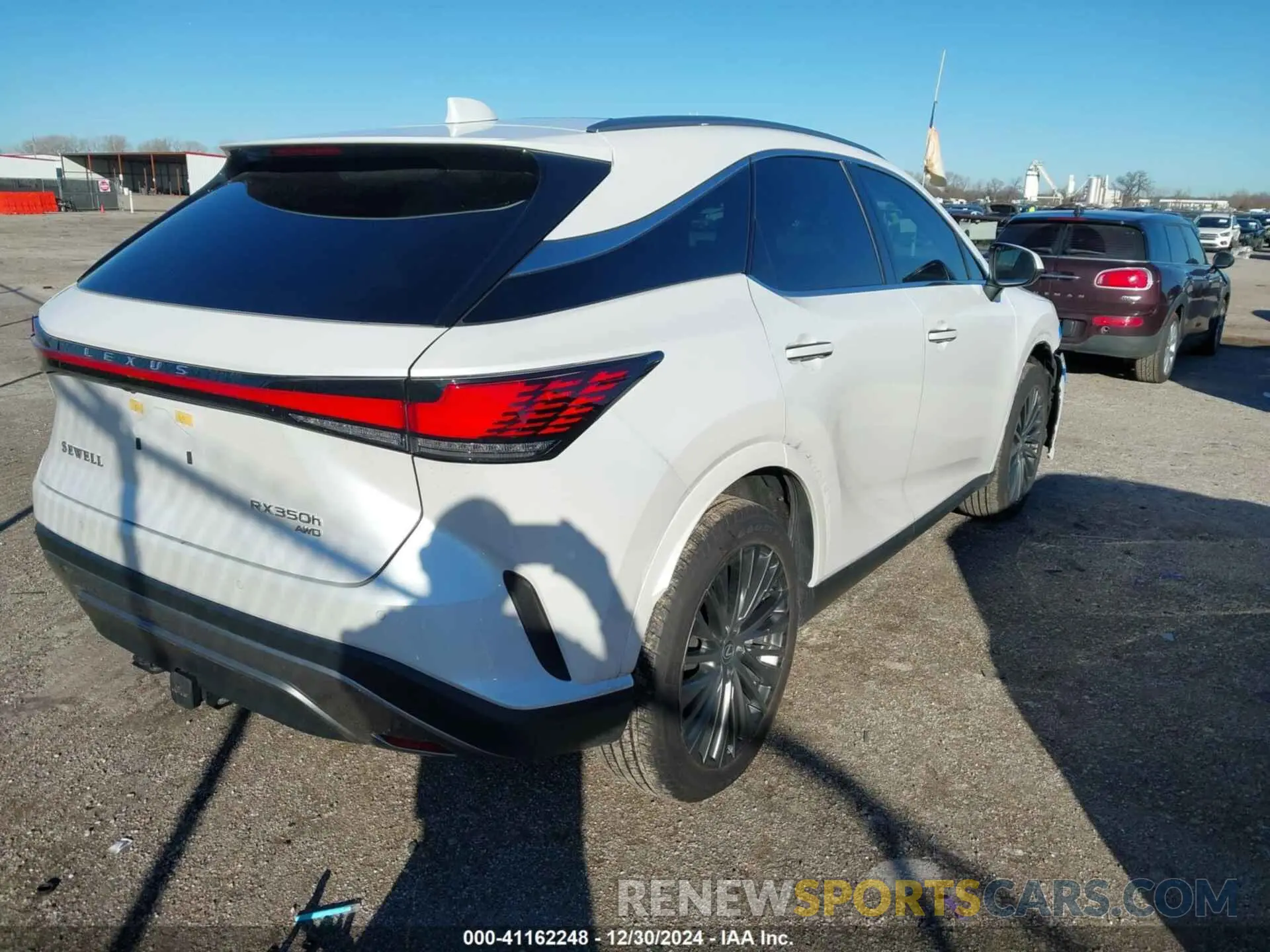 4 fotografías del automóvil dañado 2T2BBMCA6RC051936 LEXUS RX 2024