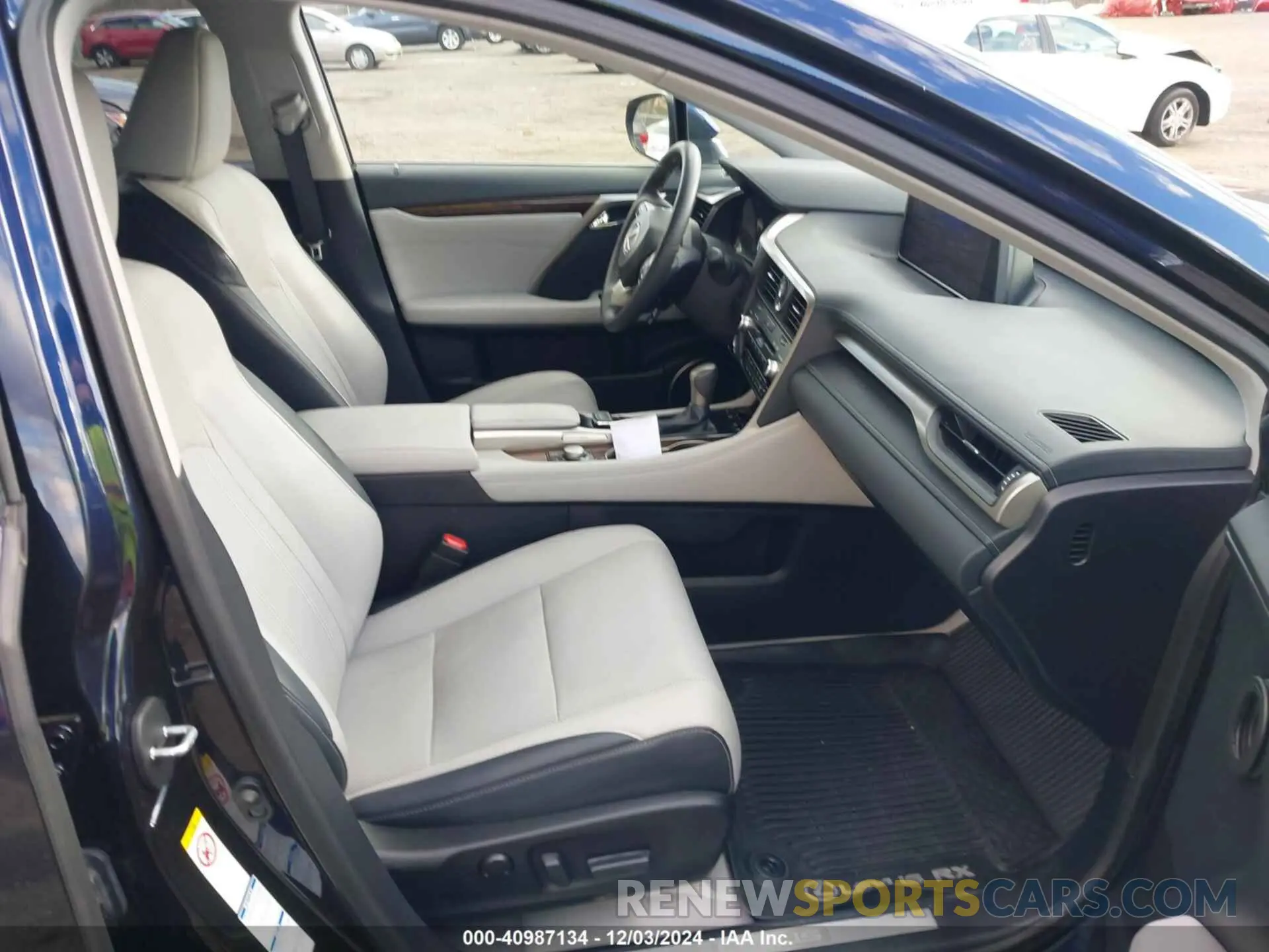5 fotografías del automóvil dañado 2T2BZMCA1KC191930 LEXUS RX 350 2019