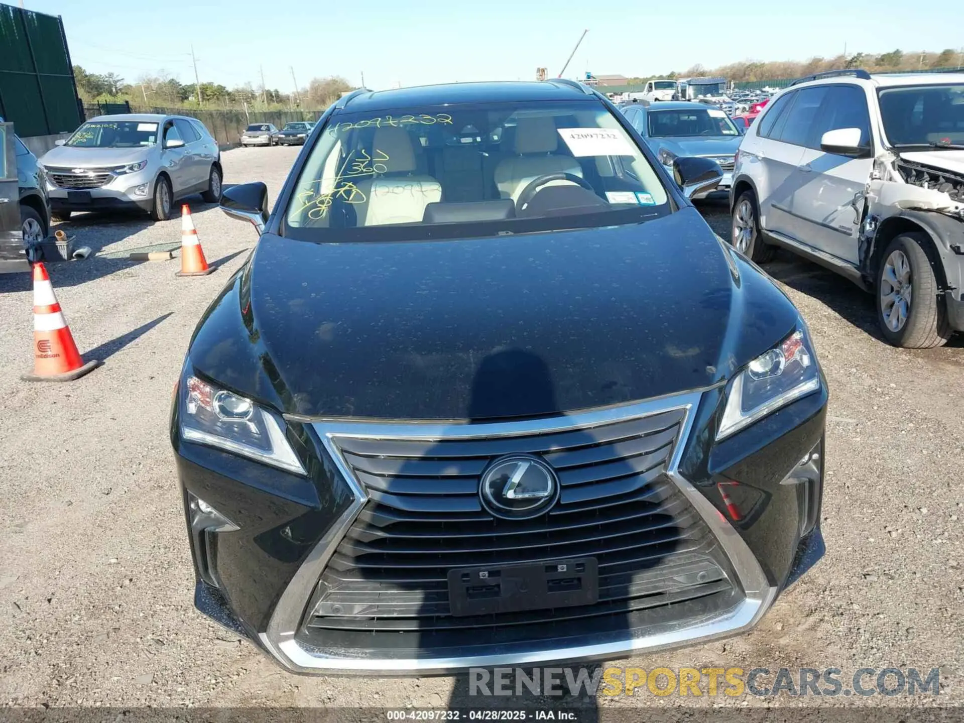 12 fotografías del automóvil dañado 2T2BZMCA3KC193615 LEXUS RX 350 2019