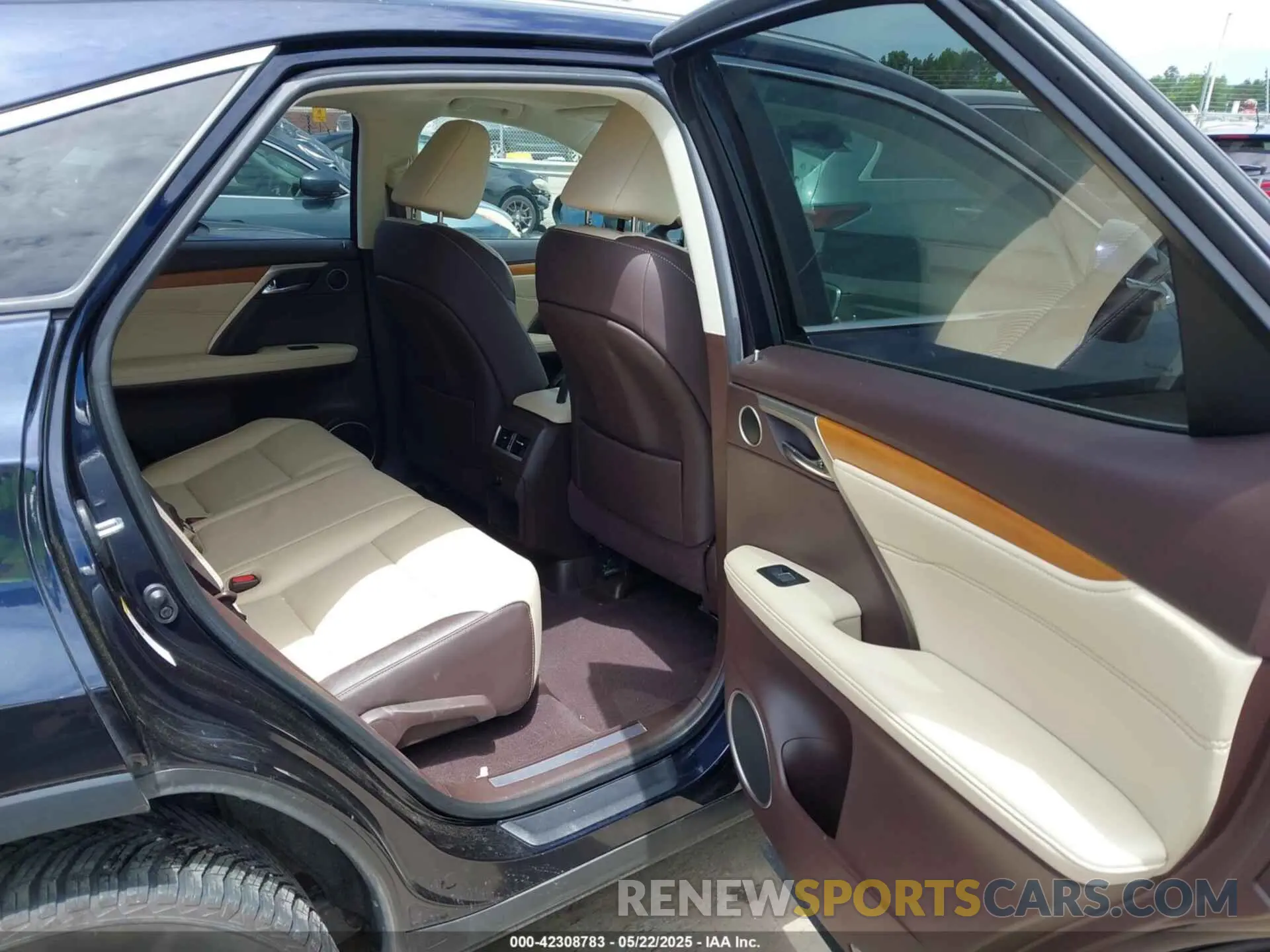 8 fotografías del automóvil dañado 2T2BZMCAXKC185818 LEXUS RX 350 2019