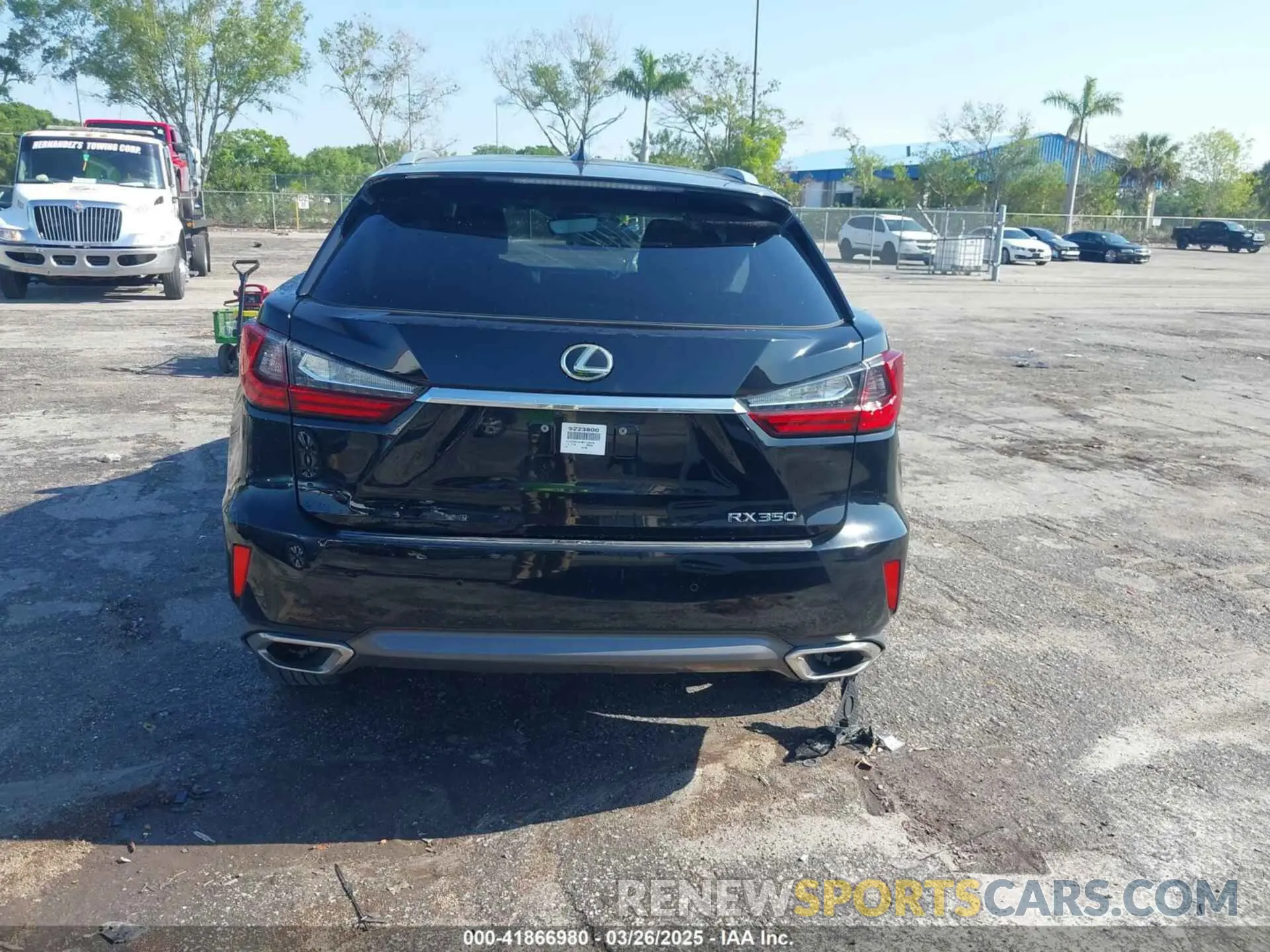 17 fotografías del automóvil dañado 2T2ZZMCA4KC129338 LEXUS RX 350 2019