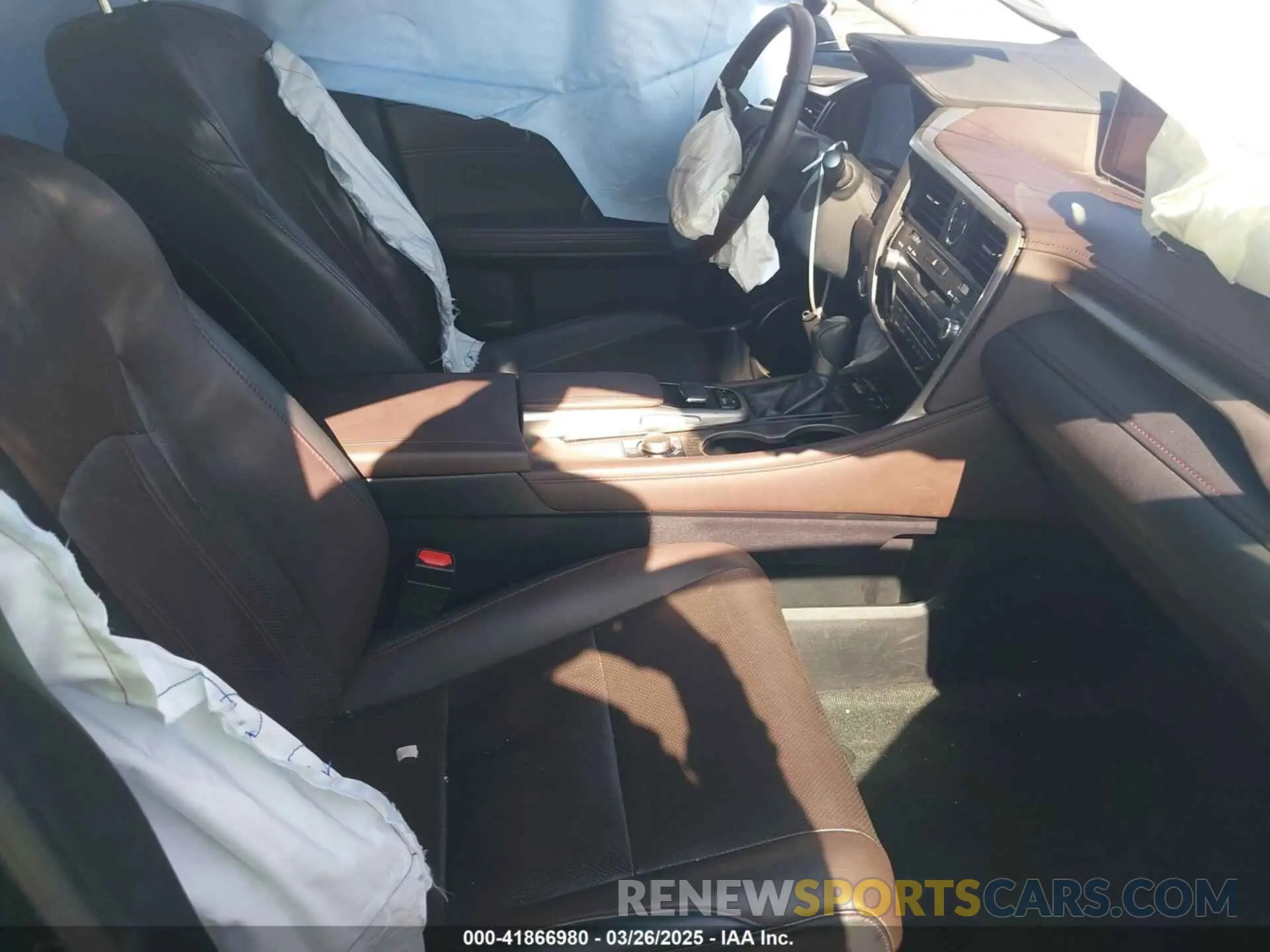 5 fotografías del automóvil dañado 2T2ZZMCA4KC129338 LEXUS RX 350 2019
