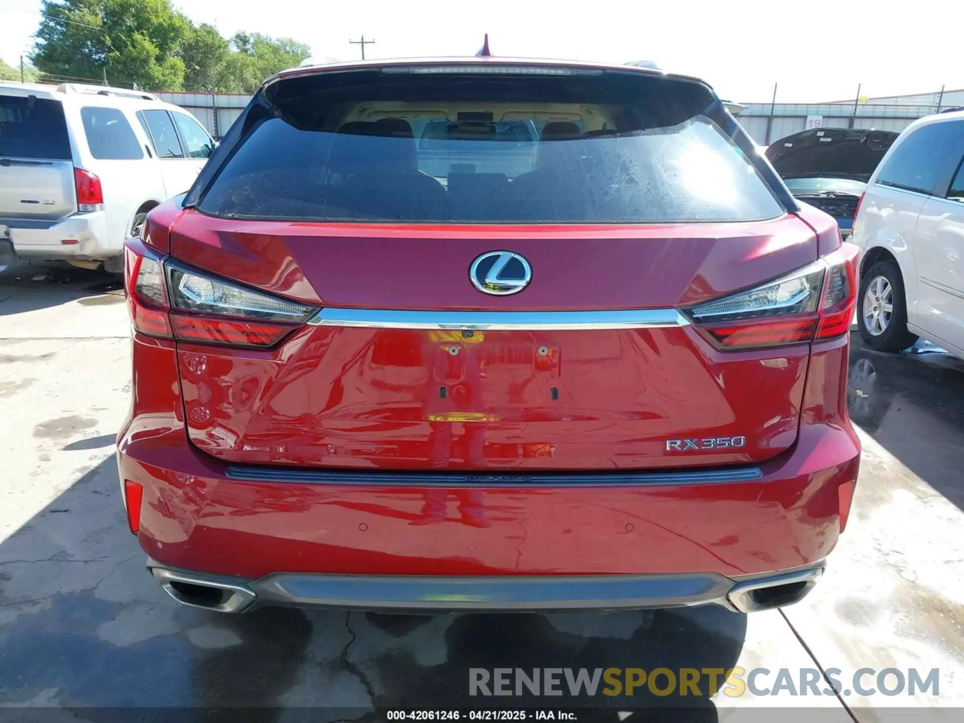 17 fotografías del automóvil dañado 2T2ZZMCA5KC120521 LEXUS RX 350 2019