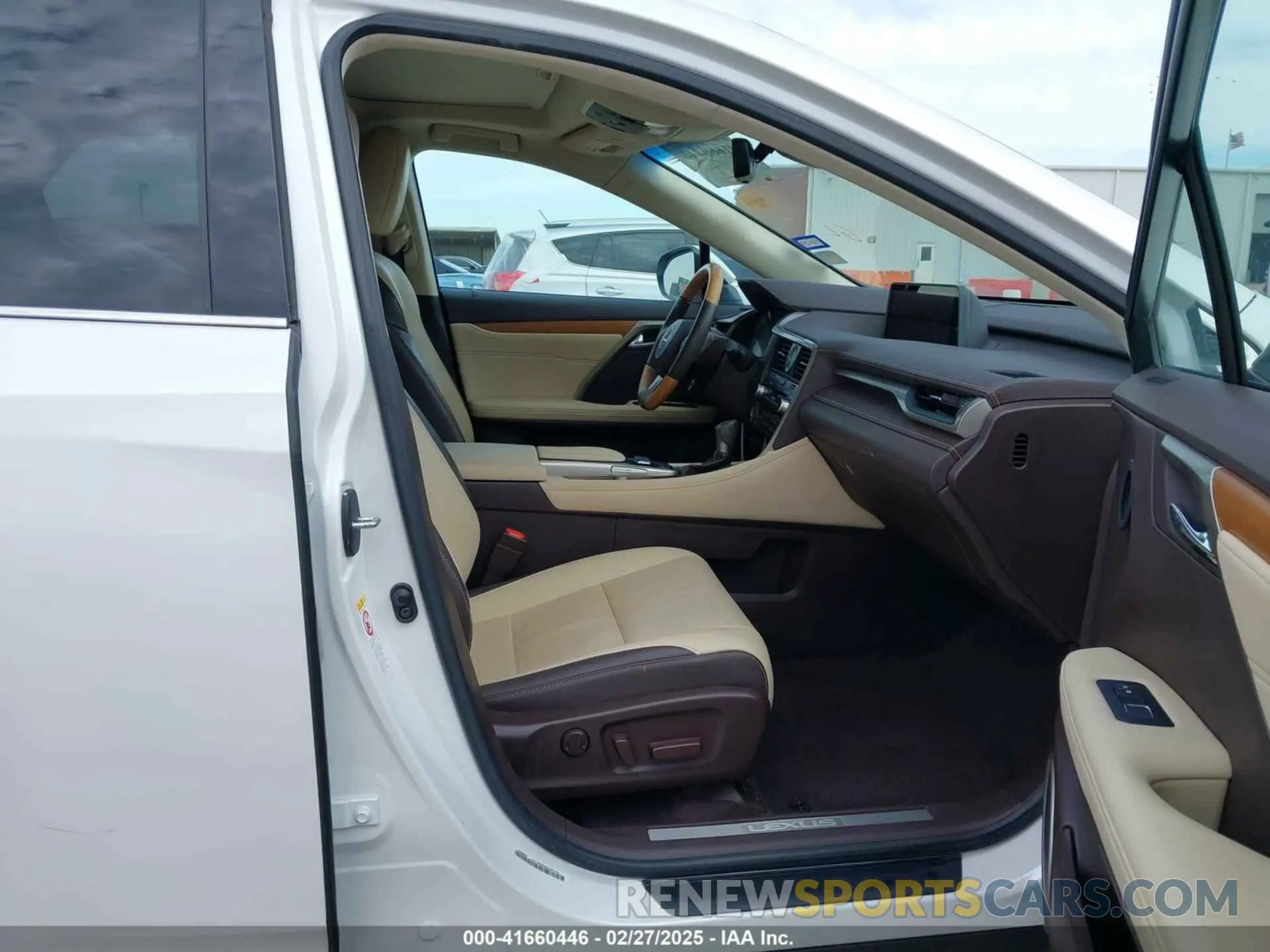 5 fotografías del automóvil dañado 2T2ZZMCA5KC127565 LEXUS RX 350 2019