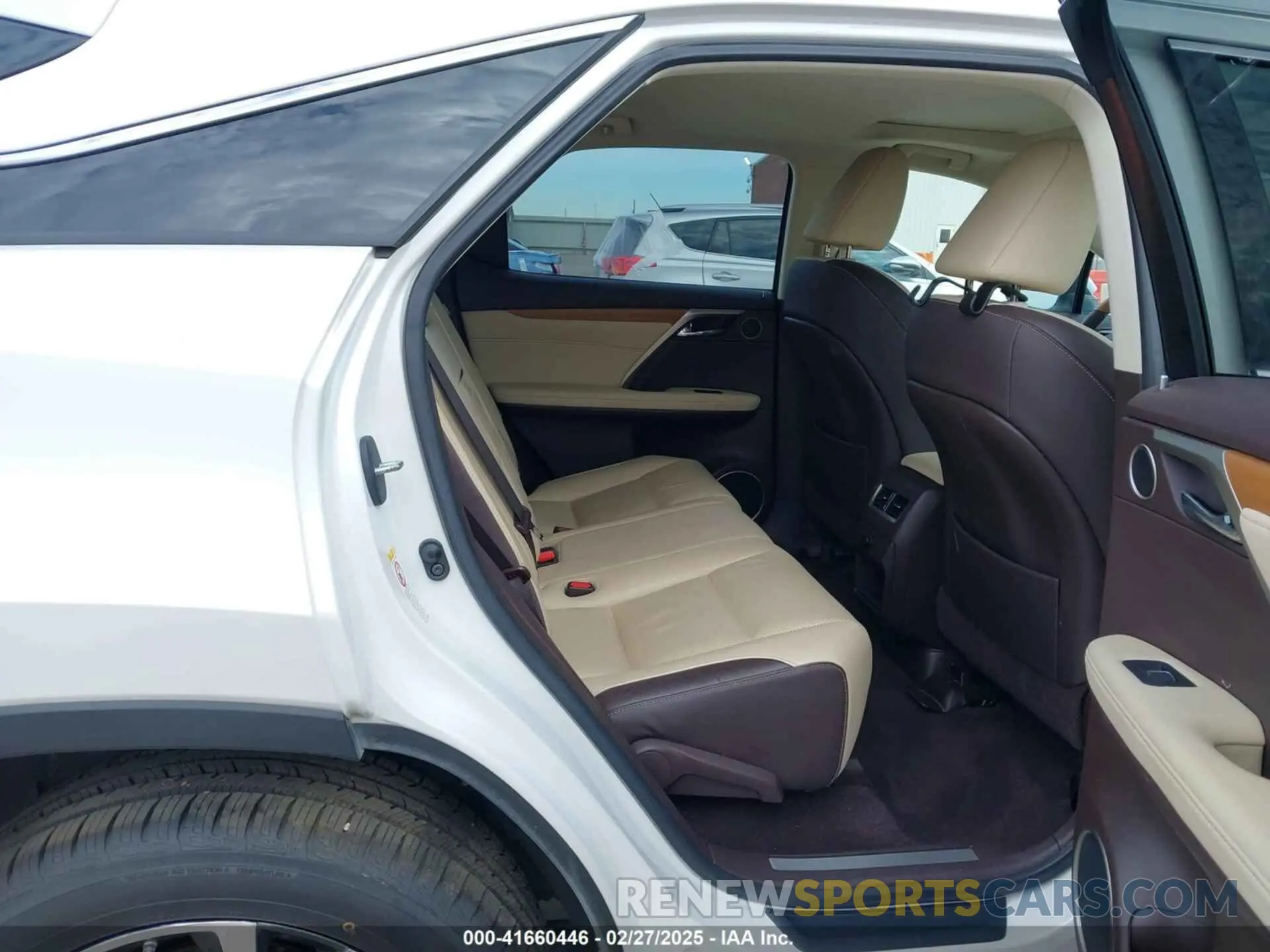 8 fotografías del automóvil dañado 2T2ZZMCA5KC127565 LEXUS RX 350 2019