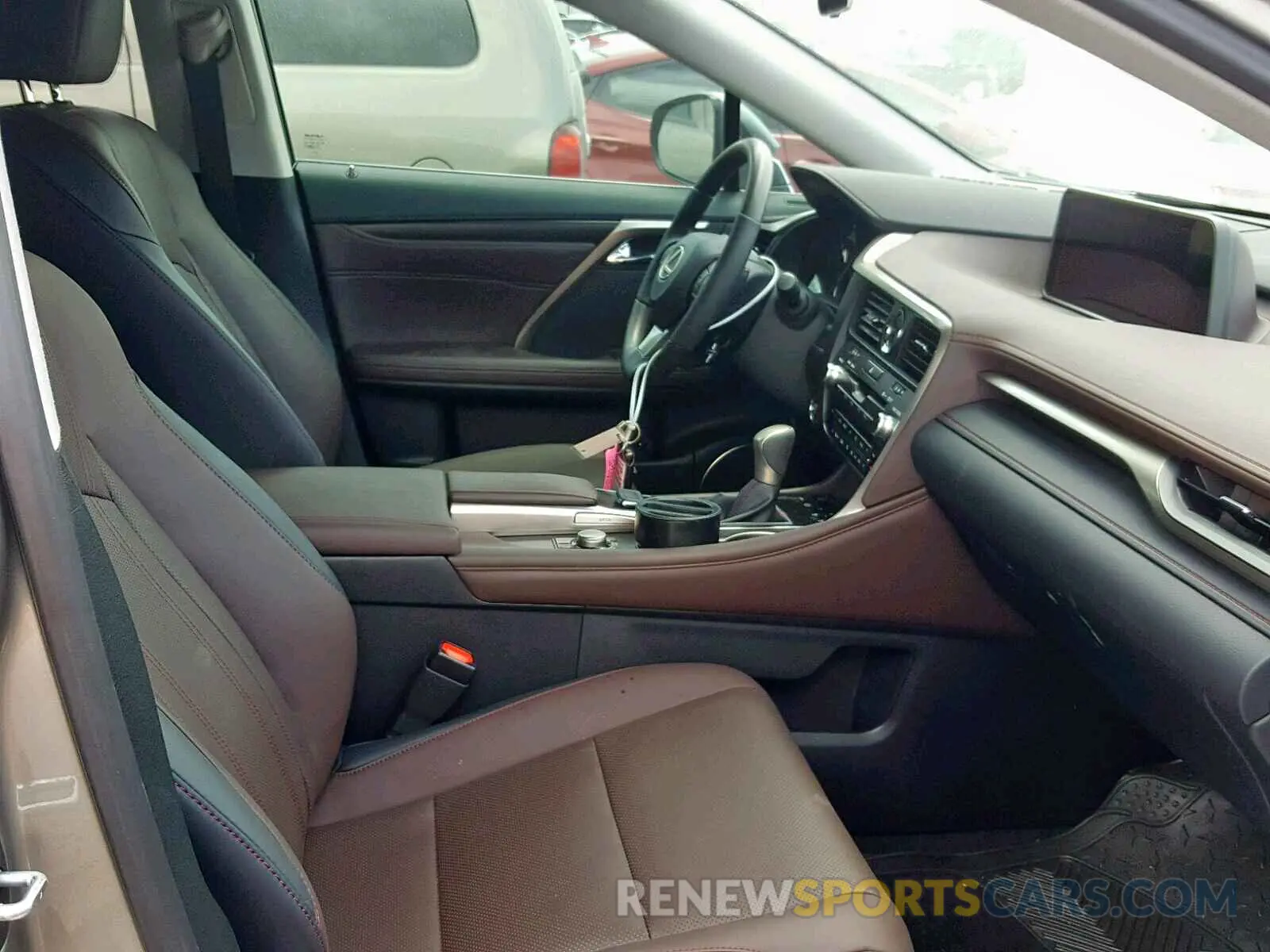 5 fotografías del automóvil dañado 2T2ZZMCA5KC136279 LEXUS RX 350 2019