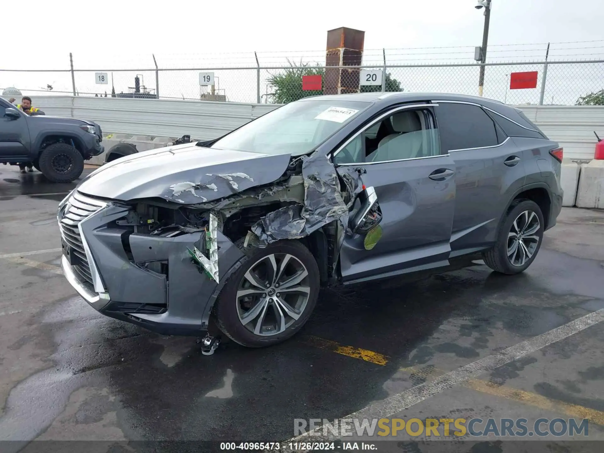 2 fotografías del automóvil dañado 2T2ZZMCA5KC138985 LEXUS RX 350 2019