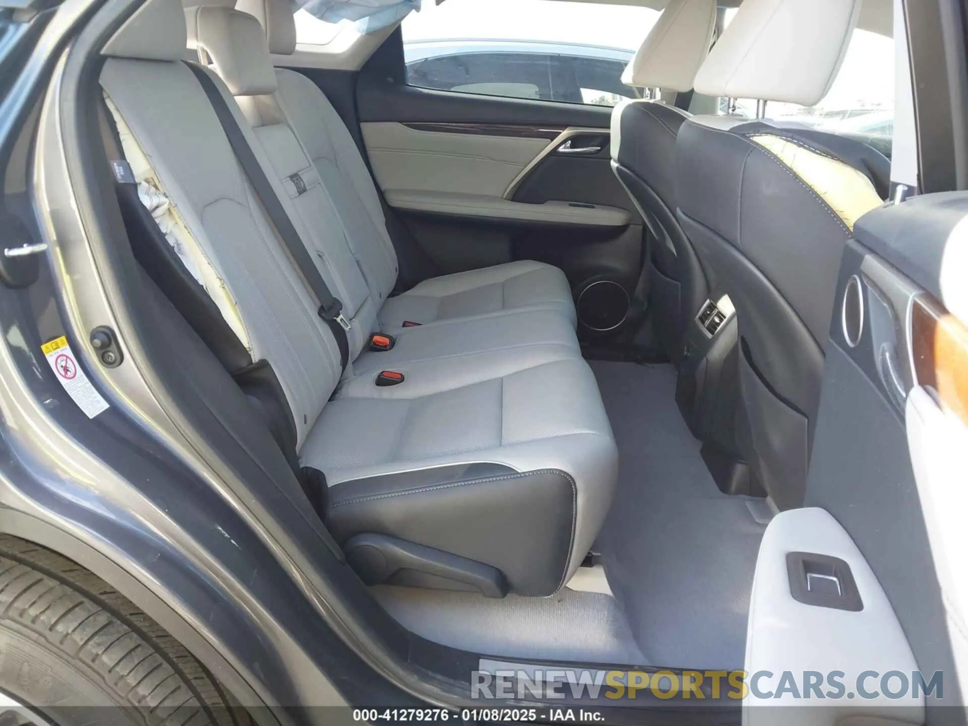 8 fotografías del automóvil dañado 2T2ZZMCA5KC144818 LEXUS RX 350 2019