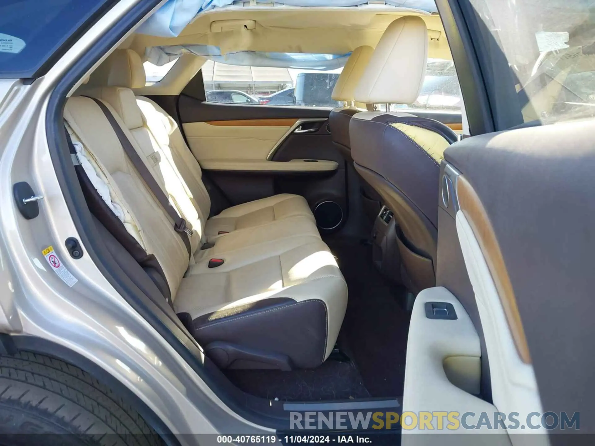 8 fotografías del automóvil dañado 2T2ZZMCA6KC117921 LEXUS RX 350 2019