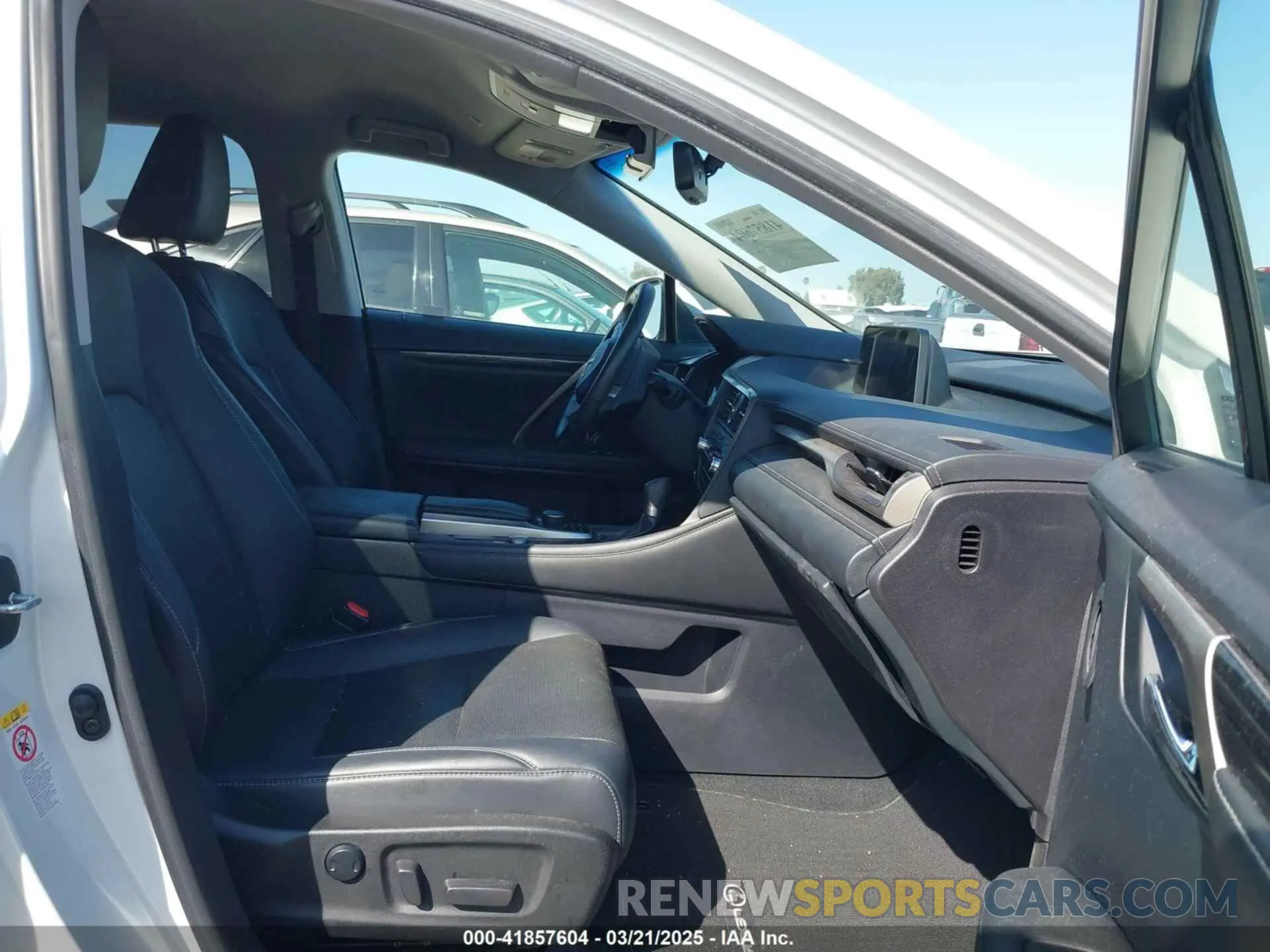 5 fotografías del automóvil dañado 2T2ZZMCA6KC133598 LEXUS RX 350 2019