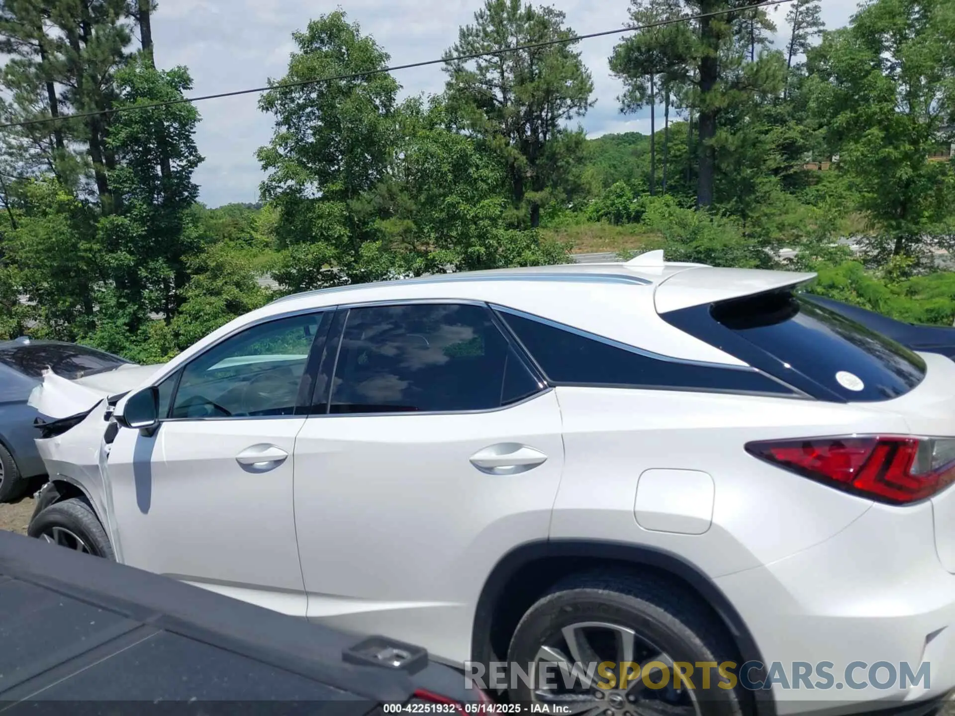 14 fotografías del automóvil dañado 2T2ZZMCA6KC135111 LEXUS RX 350 2019