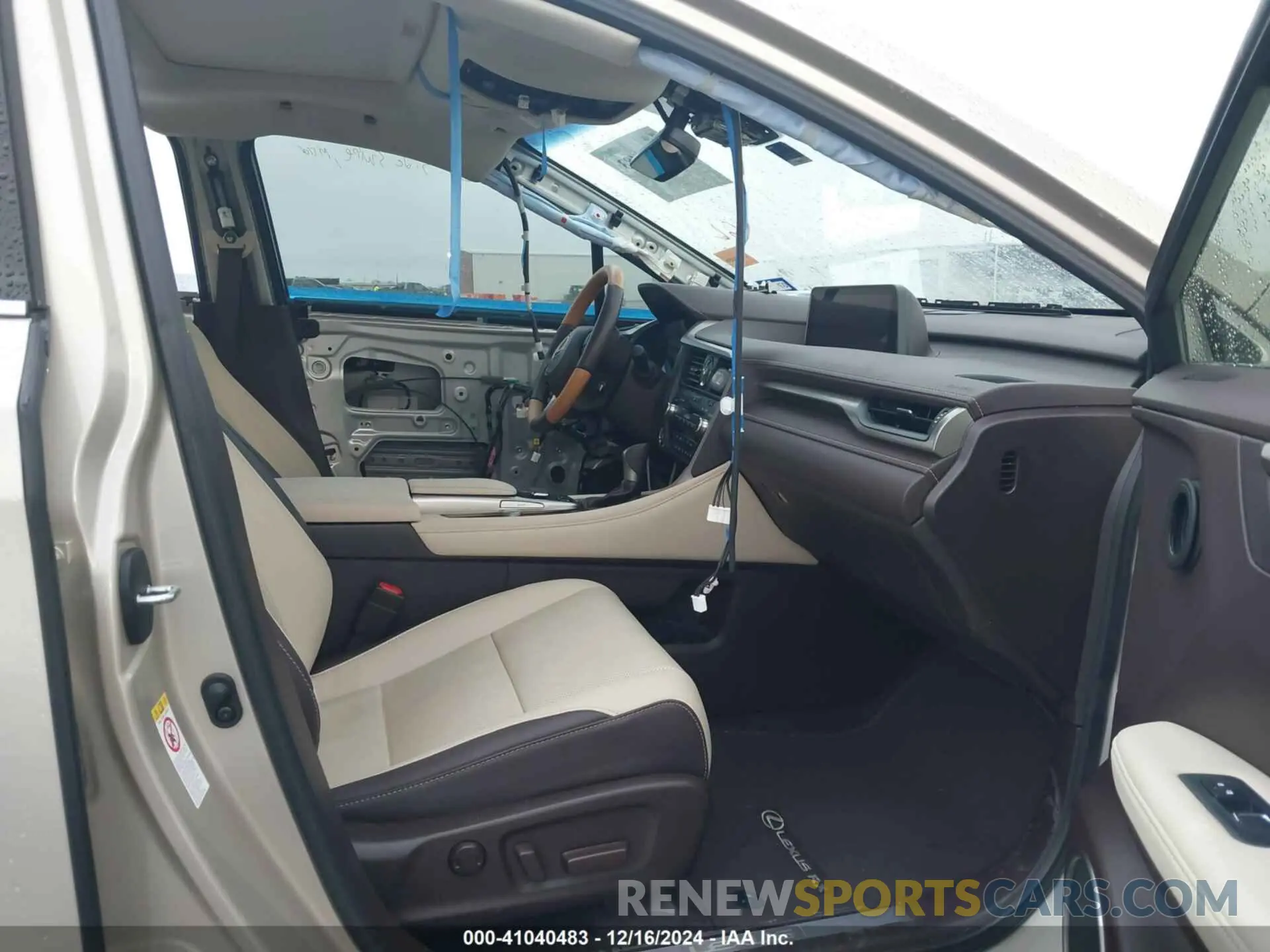 5 fotografías del automóvil dañado 2T2ZZMCA6KC137974 LEXUS RX 350 2019