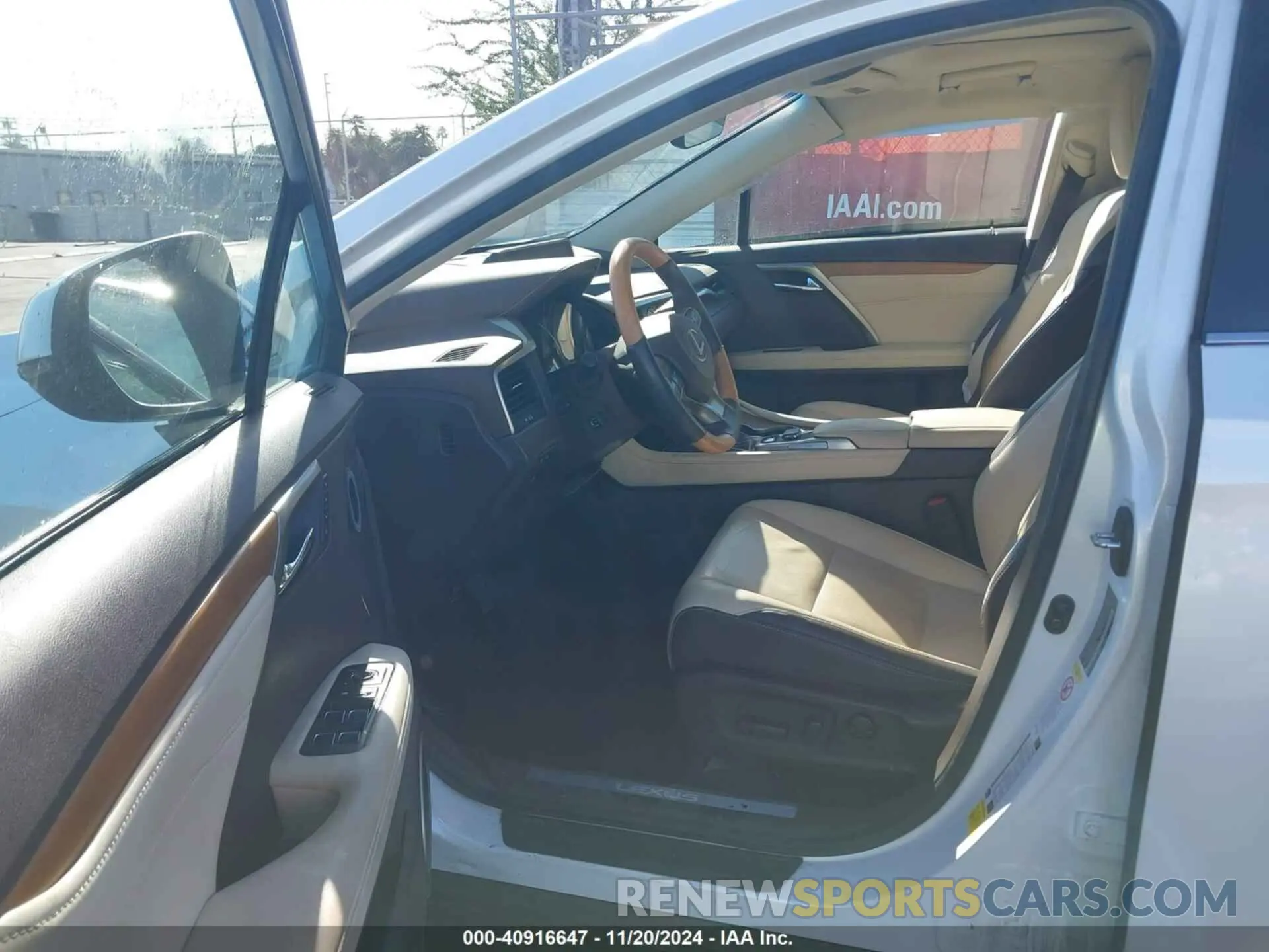5 fotografías del automóvil dañado 2T2ZZMCA8KC133294 LEXUS RX 350 2019