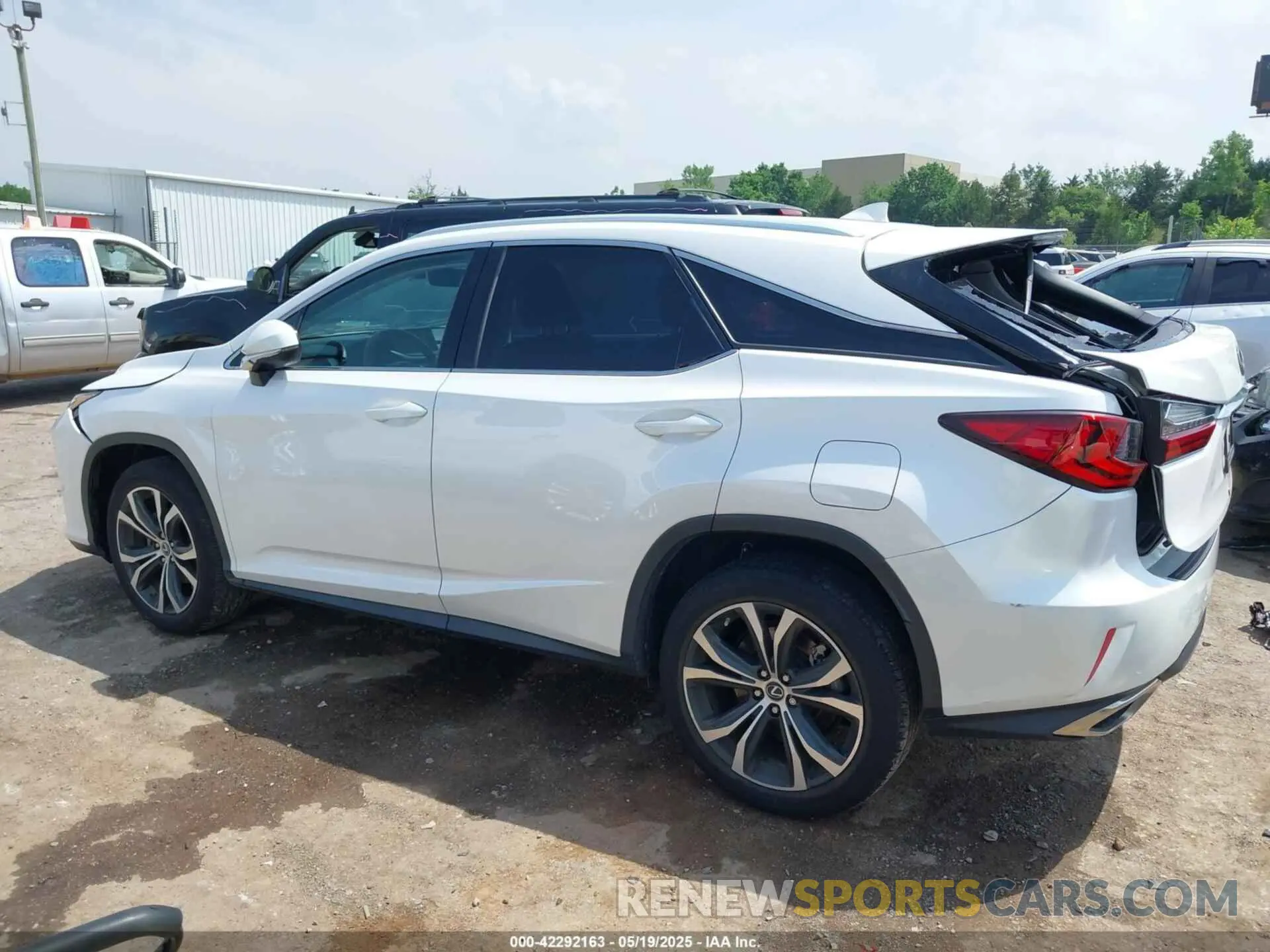 15 fotografías del automóvil dañado 2T2ZZMCA9KC128962 LEXUS RX 350 2019