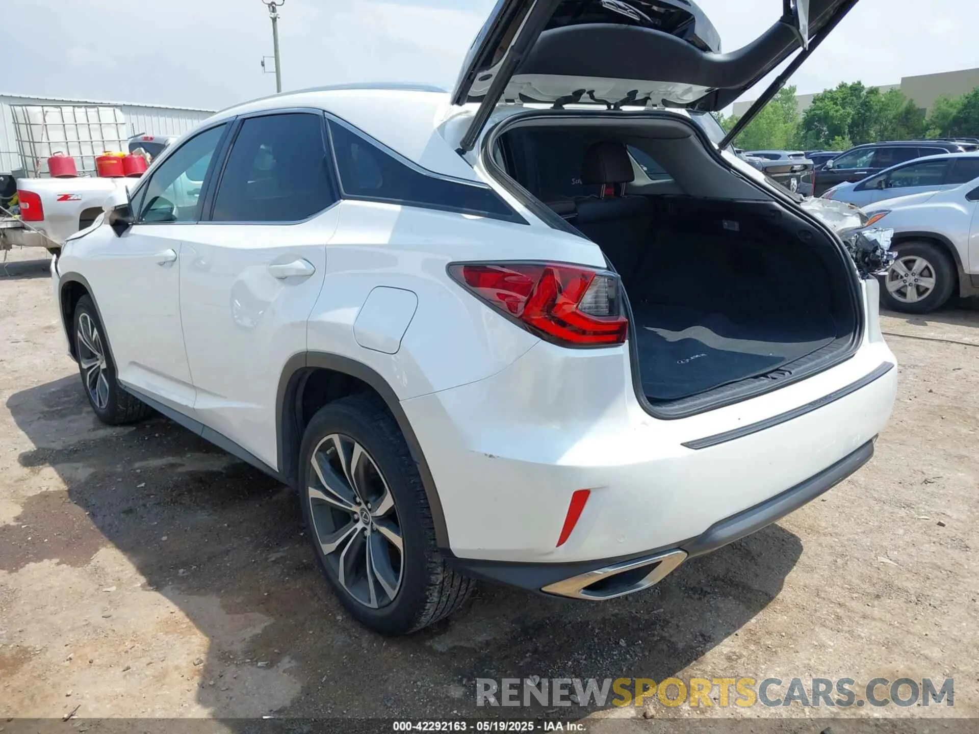 3 fotografías del automóvil dañado 2T2ZZMCA9KC128962 LEXUS RX 350 2019