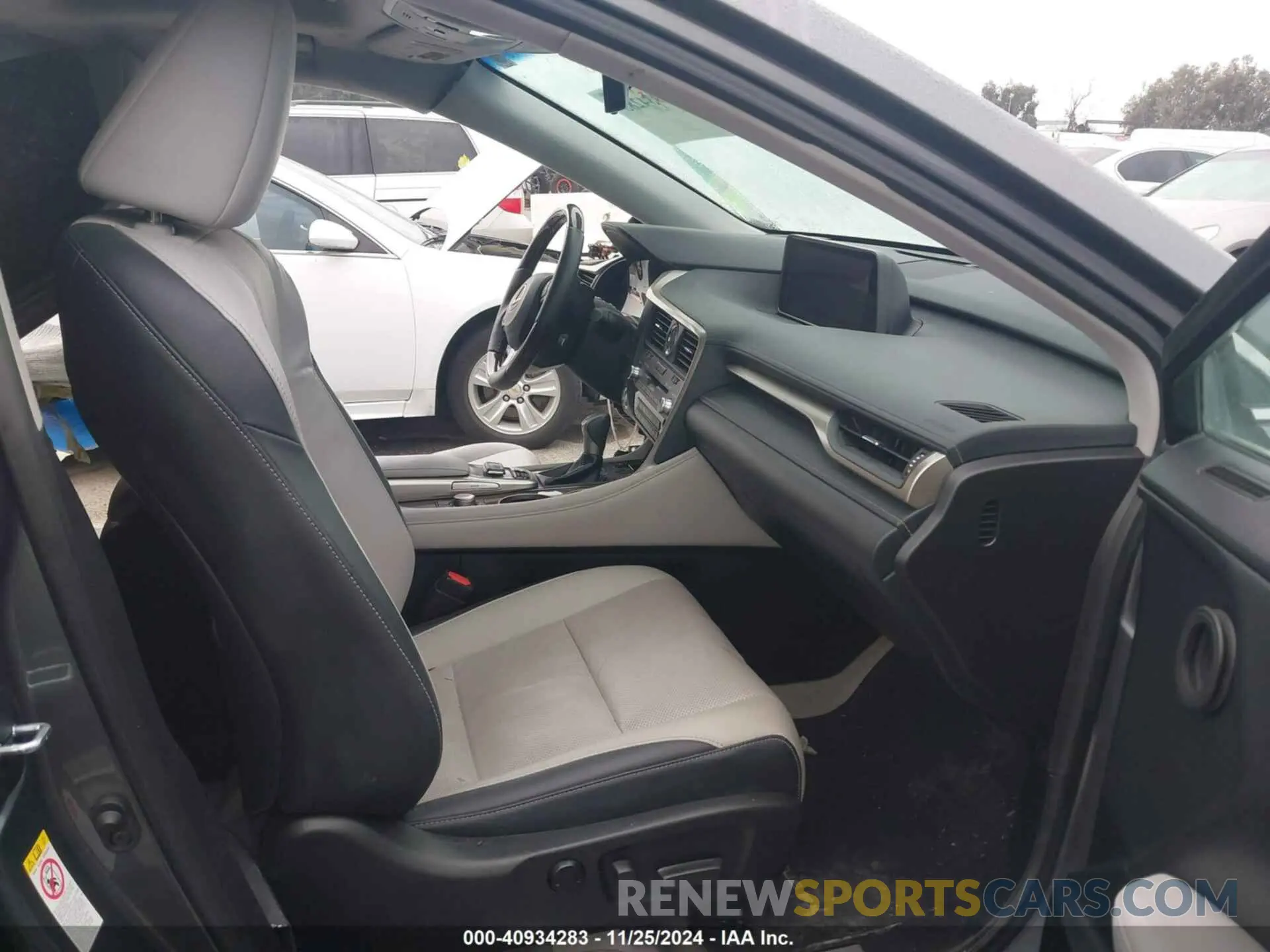 5 fotografías del automóvil dañado 2T2ZZMCA9KC130873 LEXUS RX 350 2019