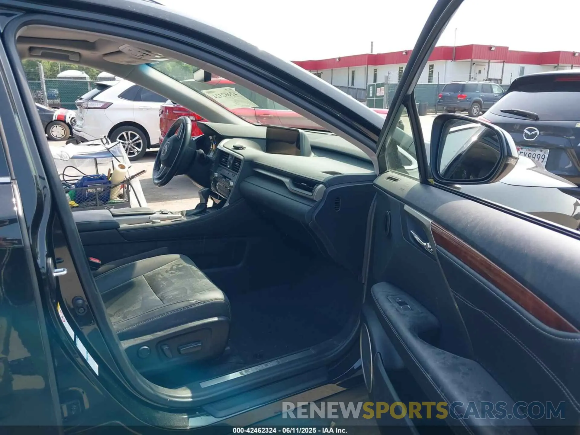 5 fotografías del automóvil dañado JTJBZMCA6K2040873 LEXUS RX 350 2019