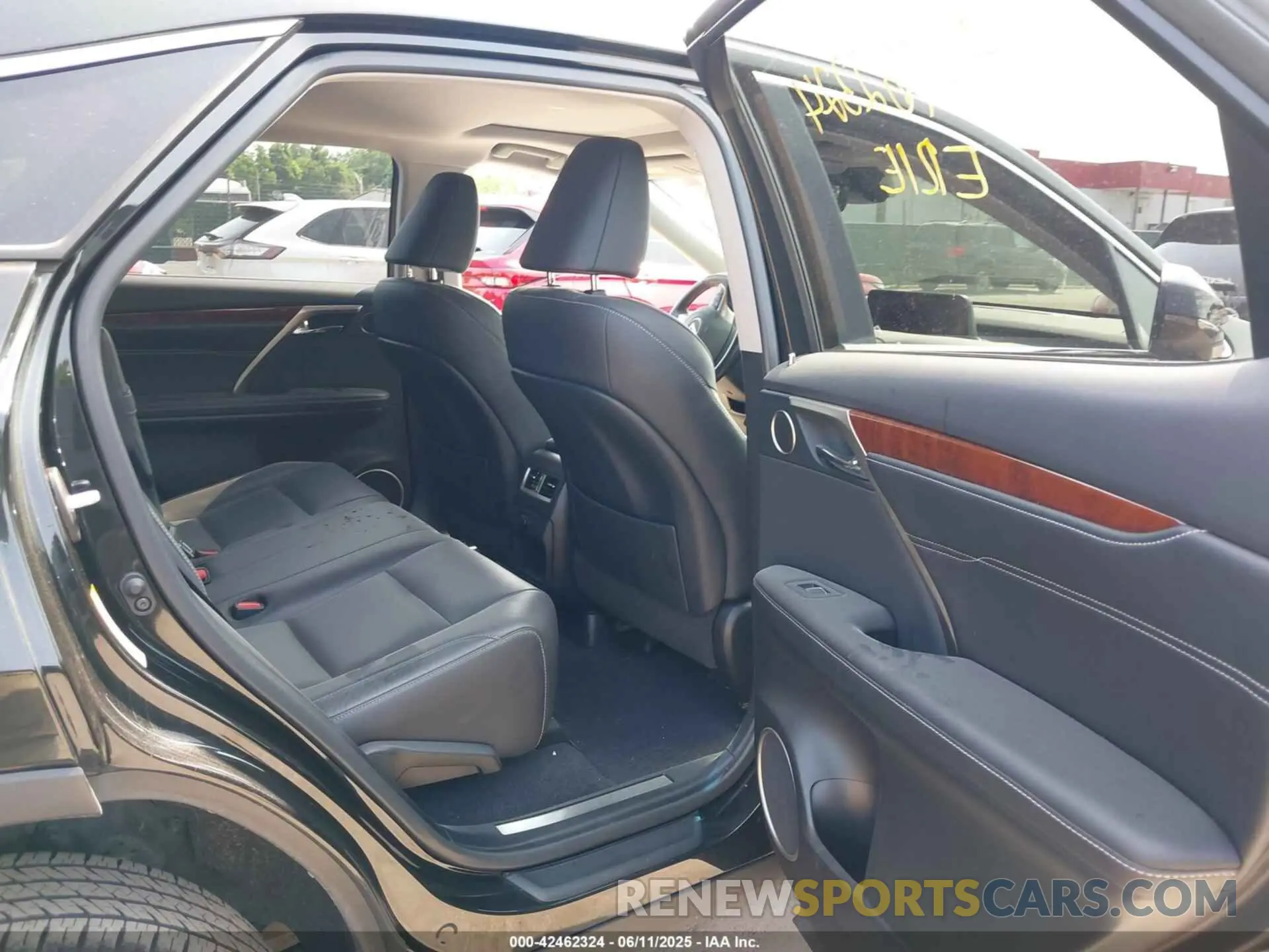 8 fotografías del automóvil dañado JTJBZMCA6K2040873 LEXUS RX 350 2019