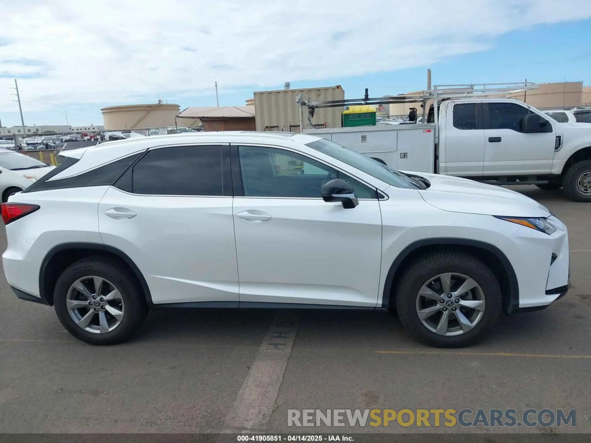 13 fotografías del automóvil dañado JTJBZMCA6K2045071 LEXUS RX 350 2019