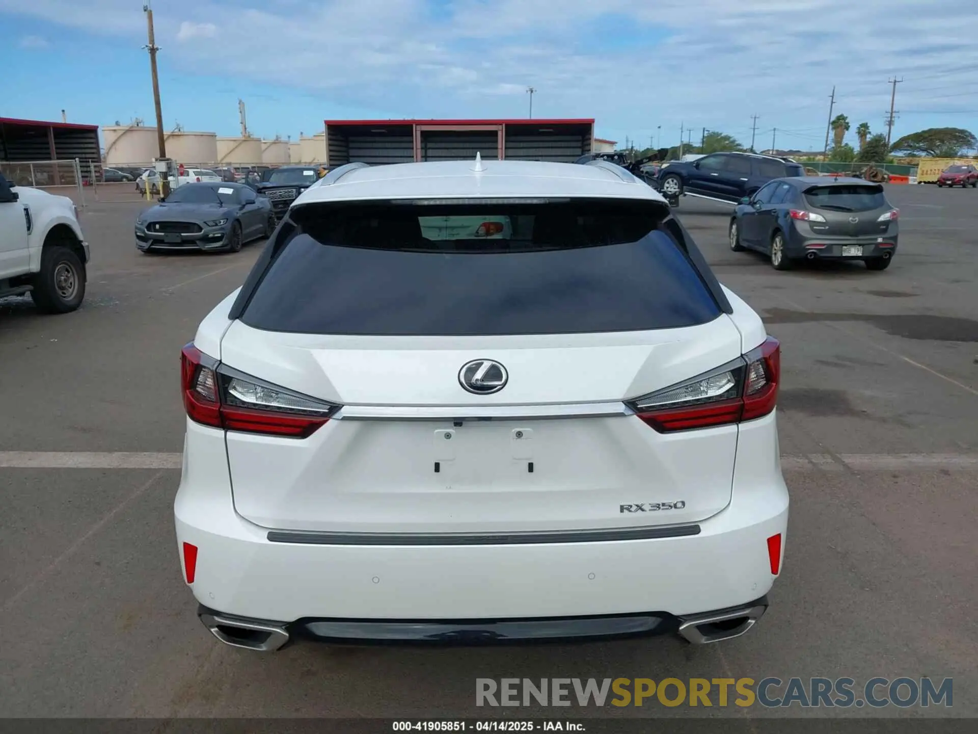 16 fotografías del automóvil dañado JTJBZMCA6K2045071 LEXUS RX 350 2019