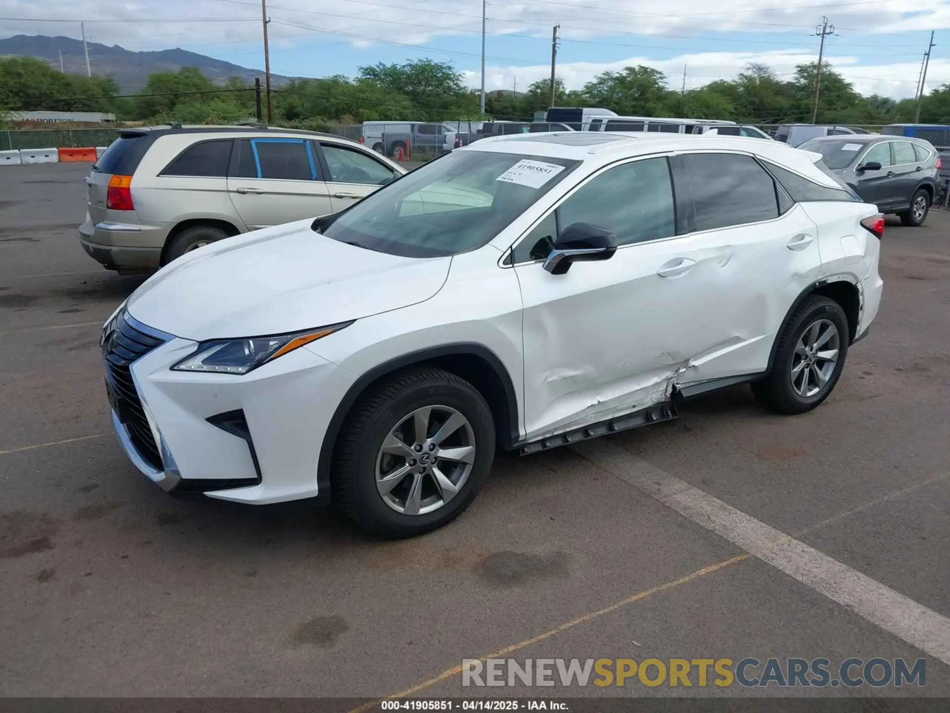 2 fotografías del automóvil dañado JTJBZMCA6K2045071 LEXUS RX 350 2019