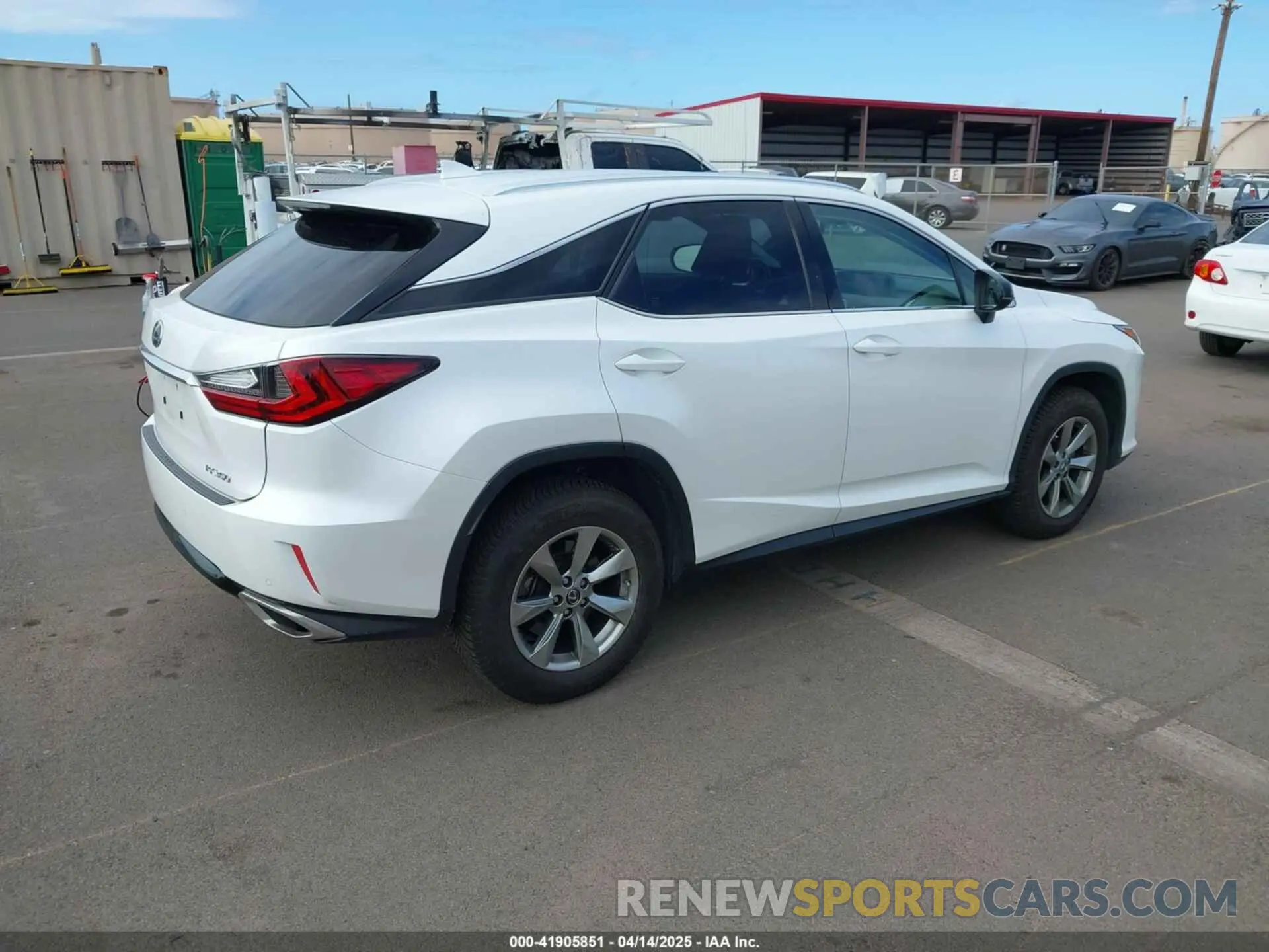 4 fotografías del automóvil dañado JTJBZMCA6K2045071 LEXUS RX 350 2019