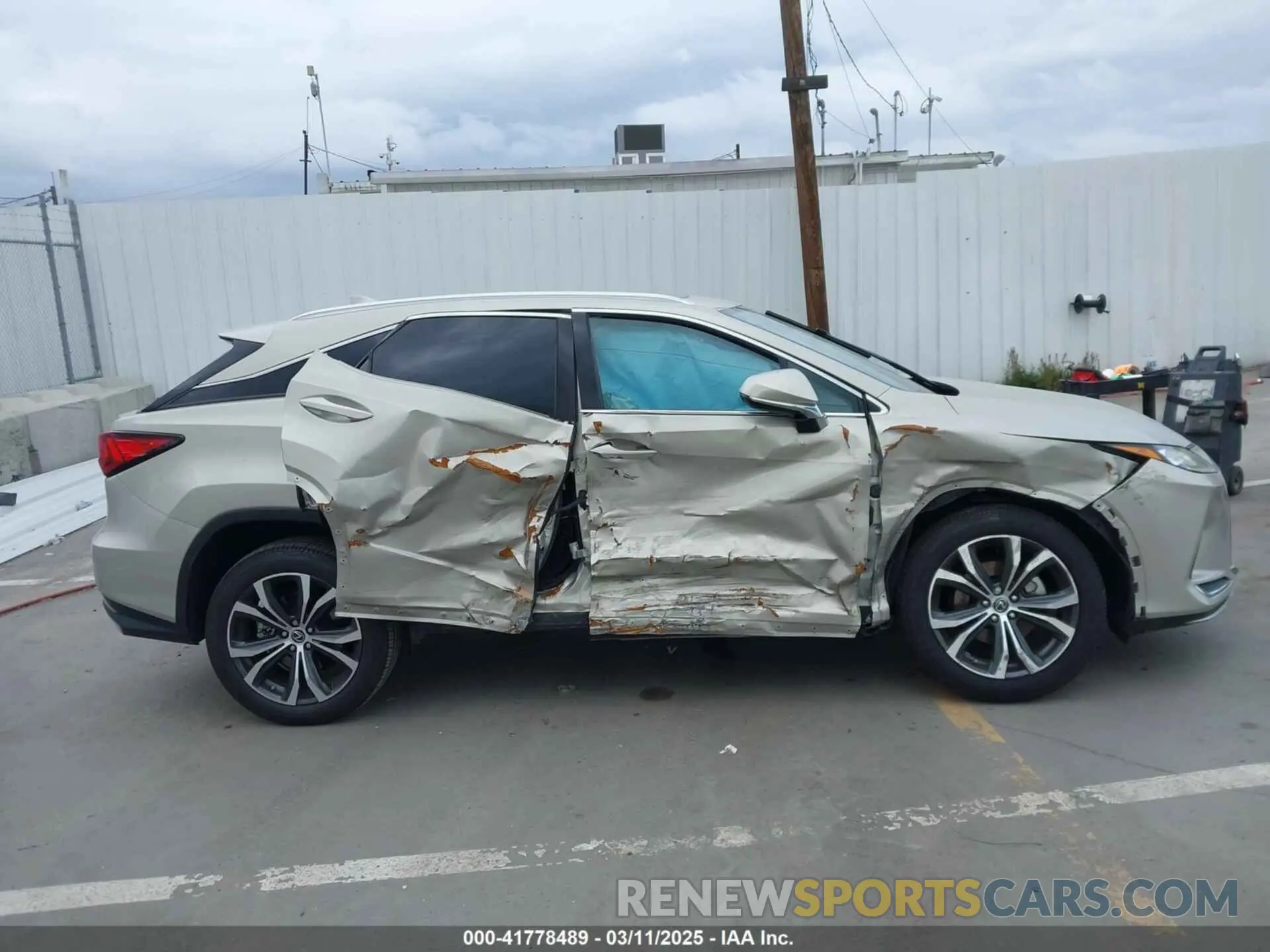 13 fotografías del automóvil dañado 2T2HZMAA0LC166189 LEXUS RX 350 2020