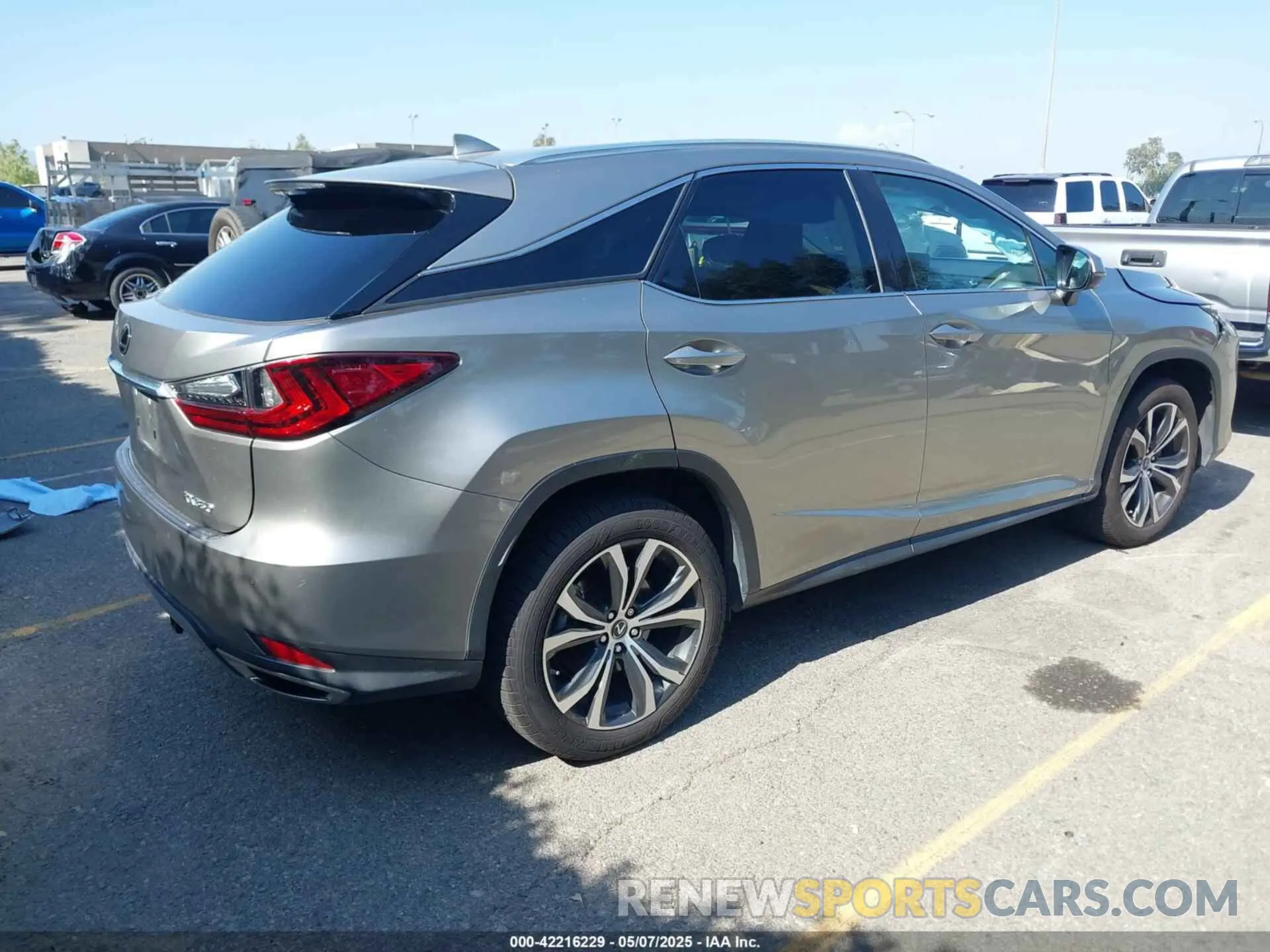 4 fotografías del automóvil dañado 2T2HZMAA3LC152884 LEXUS RX 350 2020