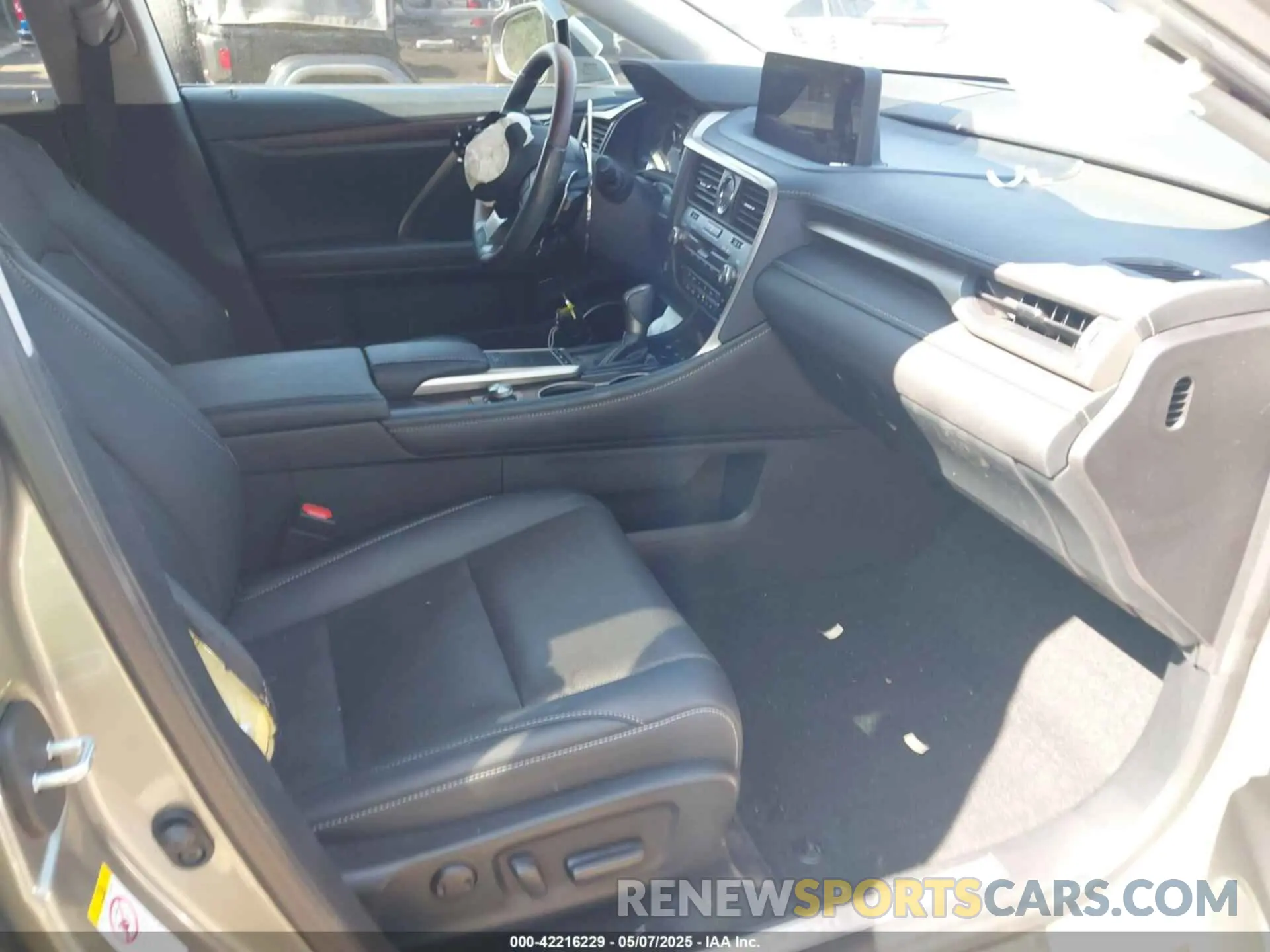 5 fotografías del automóvil dañado 2T2HZMAA3LC152884 LEXUS RX 350 2020