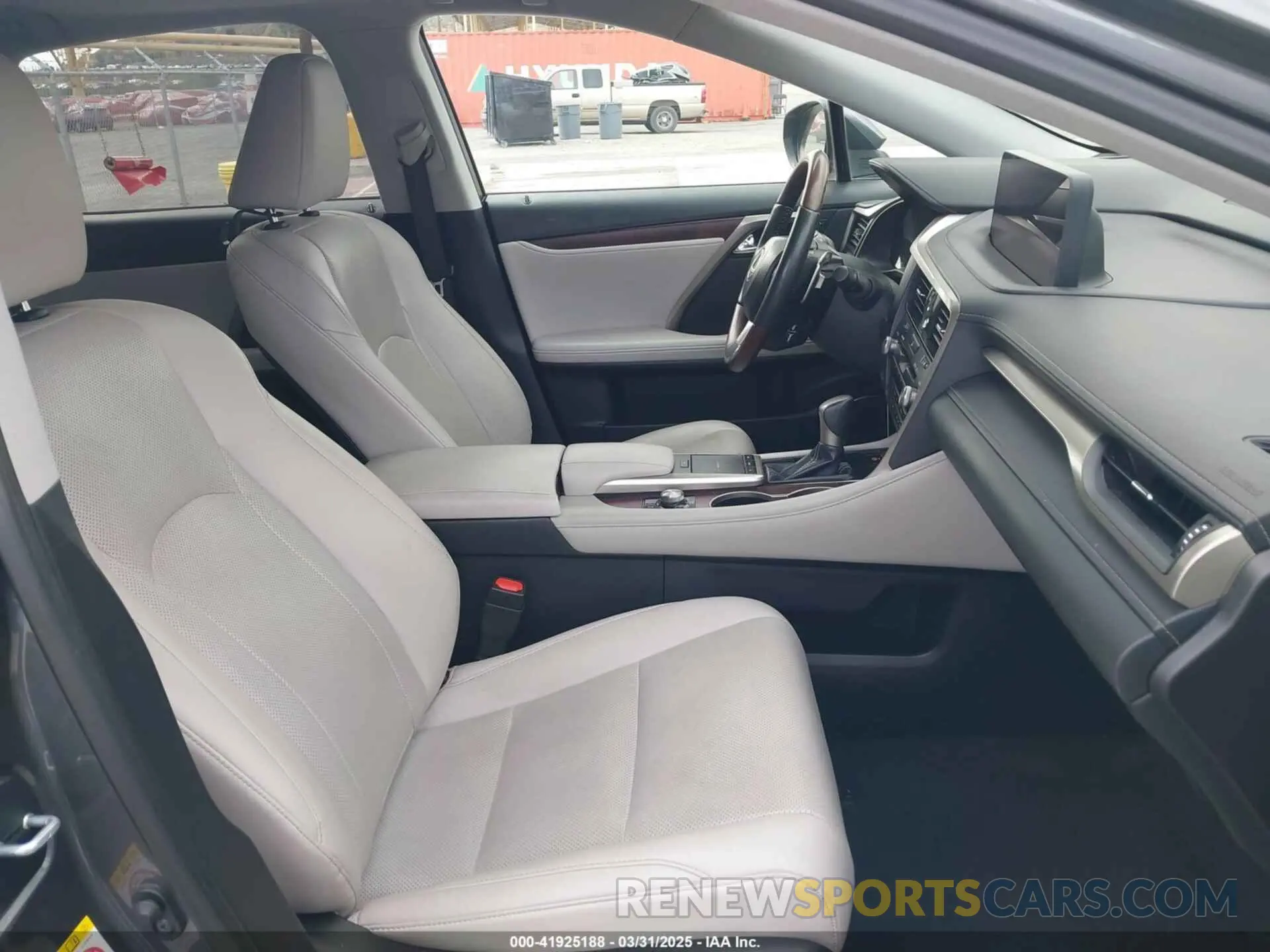 5 fotografías del automóvil dañado 2T2HZMAA3LC153100 LEXUS RX 350 2020